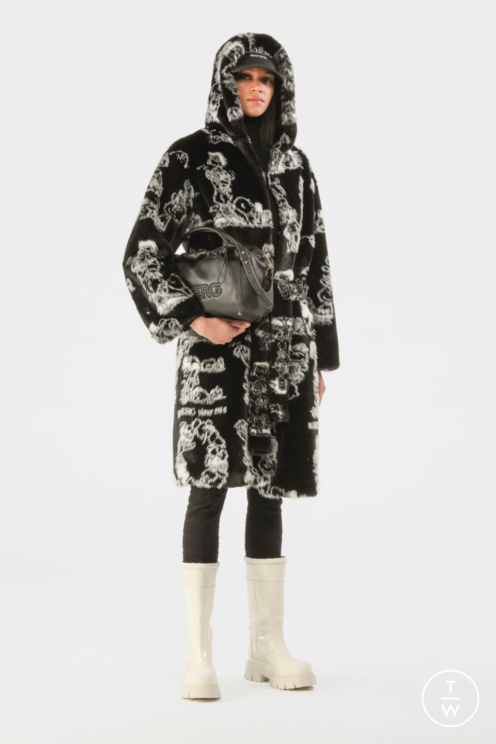 Fashion Week Milan Fall/Winter 2021 look 77 de la collection Iceberg menswear