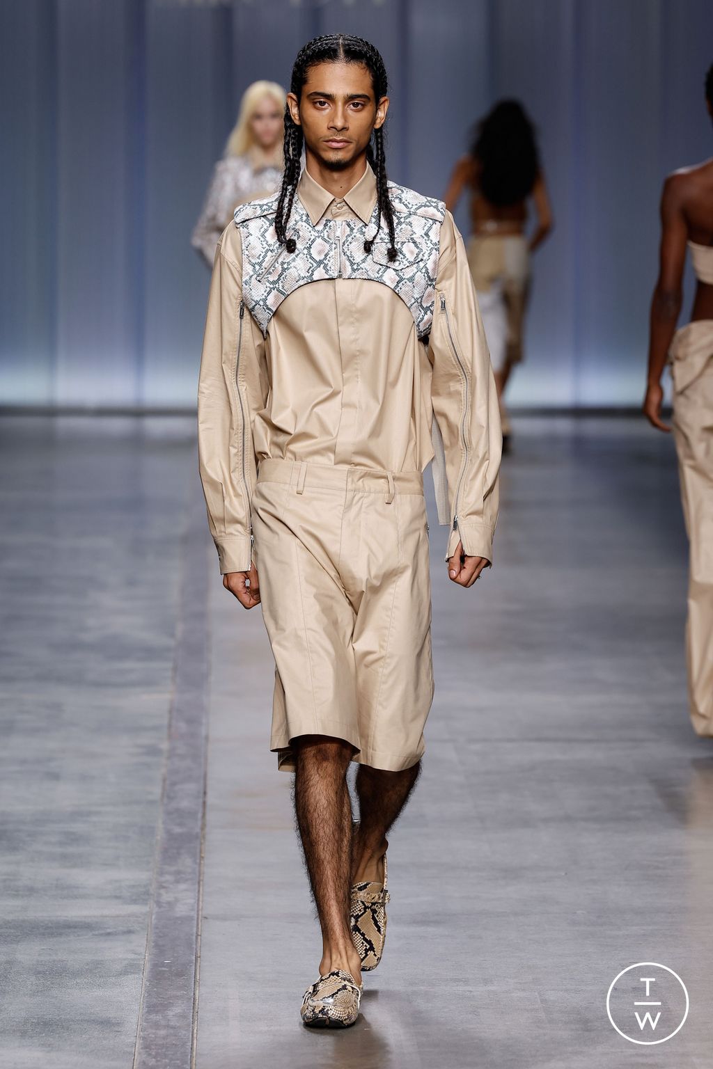 Fashion Week Milan Spring/Summer 2024 look 24 from the Iceberg collection womenswear