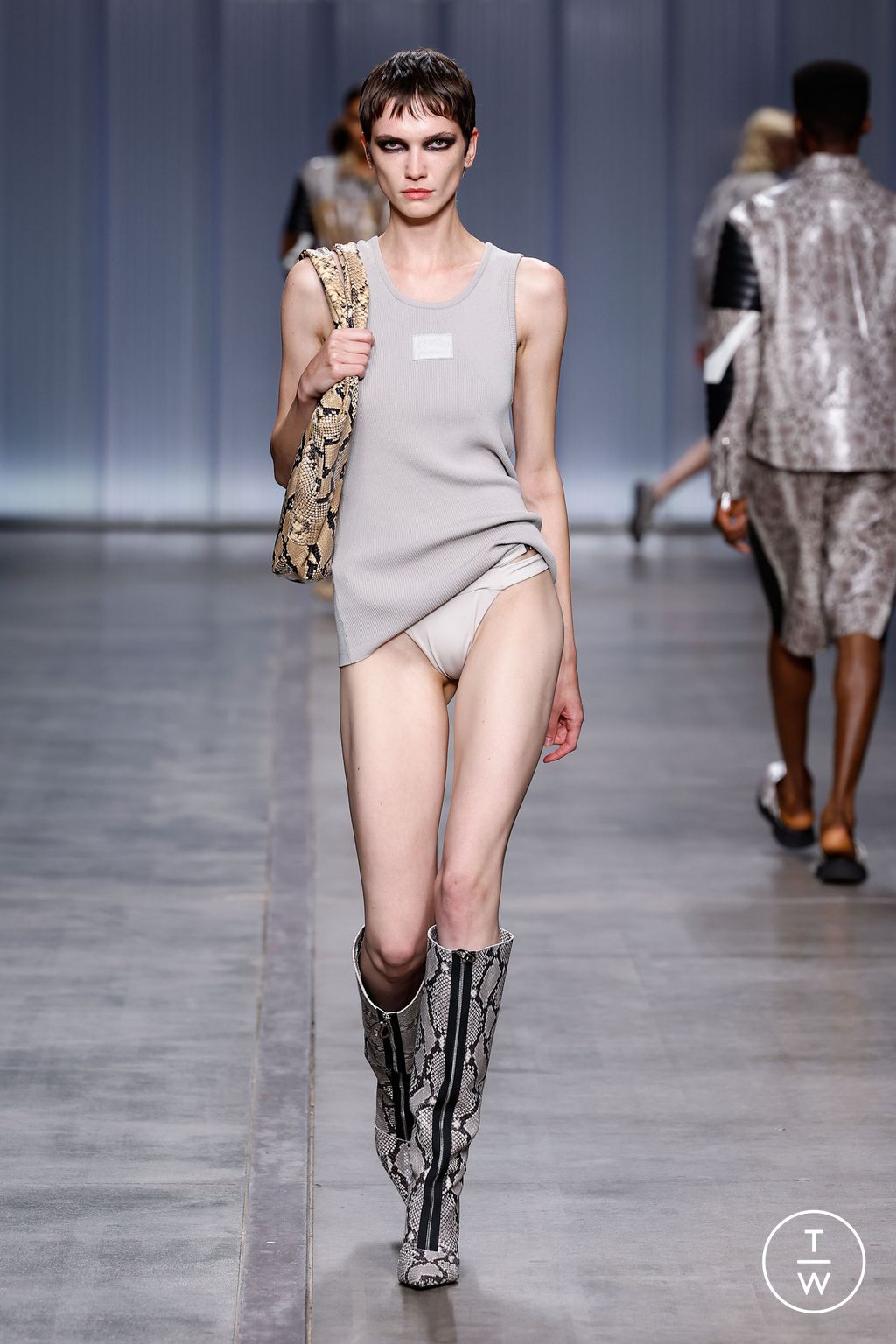 Fashion Week Milan Spring/Summer 2024 look 33 from the Iceberg collection womenswear