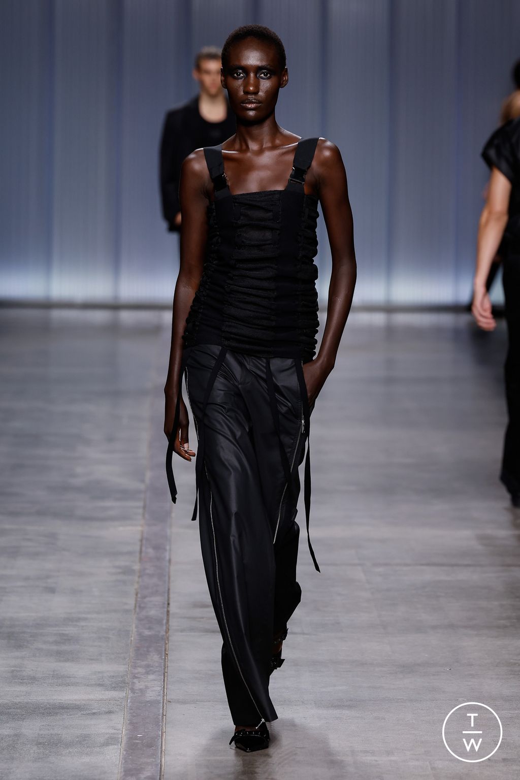 Fashion Week Milan Spring/Summer 2024 look 40 from the Iceberg collection womenswear