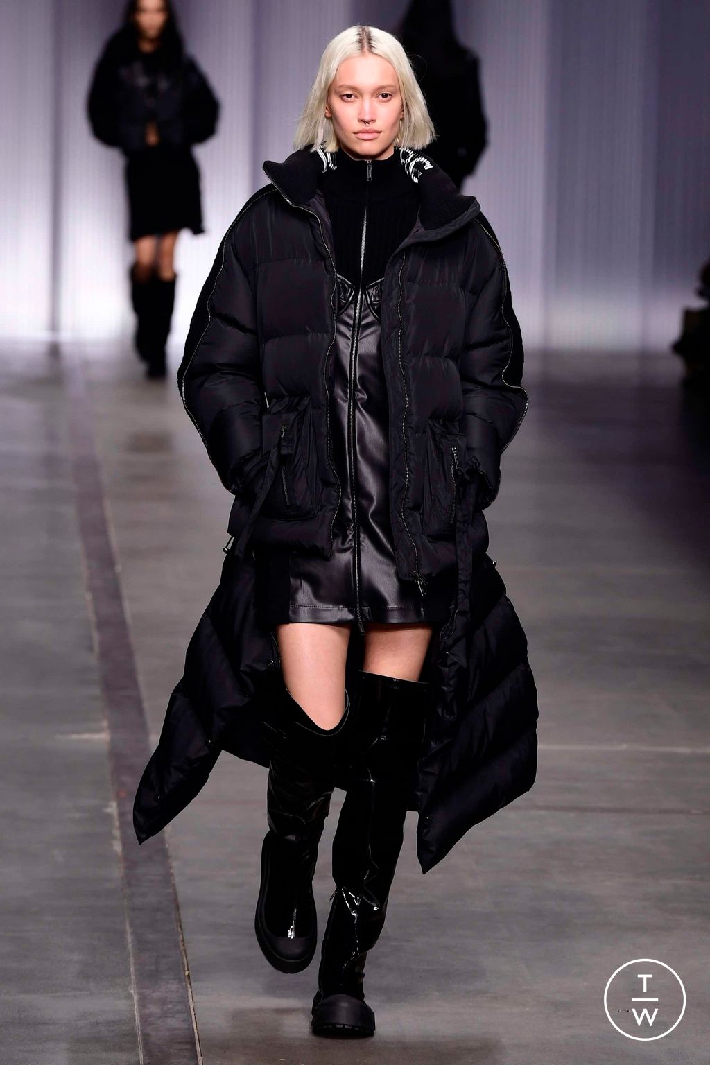 Fashion Week Milan Fall/Winter 2023 look 14 from the Iceberg collection 女装