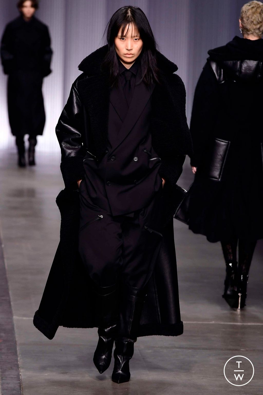 Fashion Week Milan Fall/Winter 2023 look 18 from the Iceberg collection womenswear