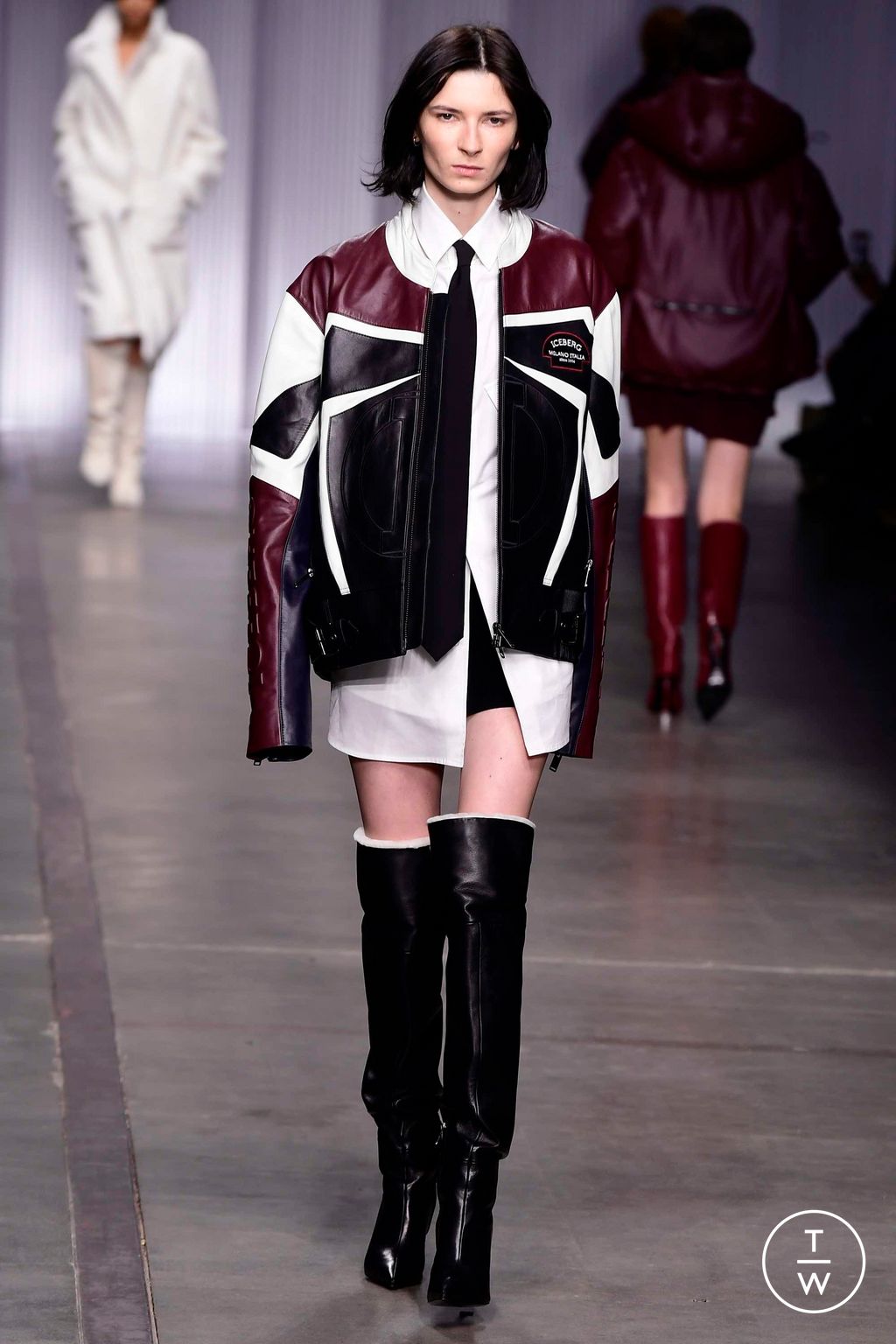 Fashion Week Milan Fall/Winter 2023 look 28 from the Iceberg collection womenswear