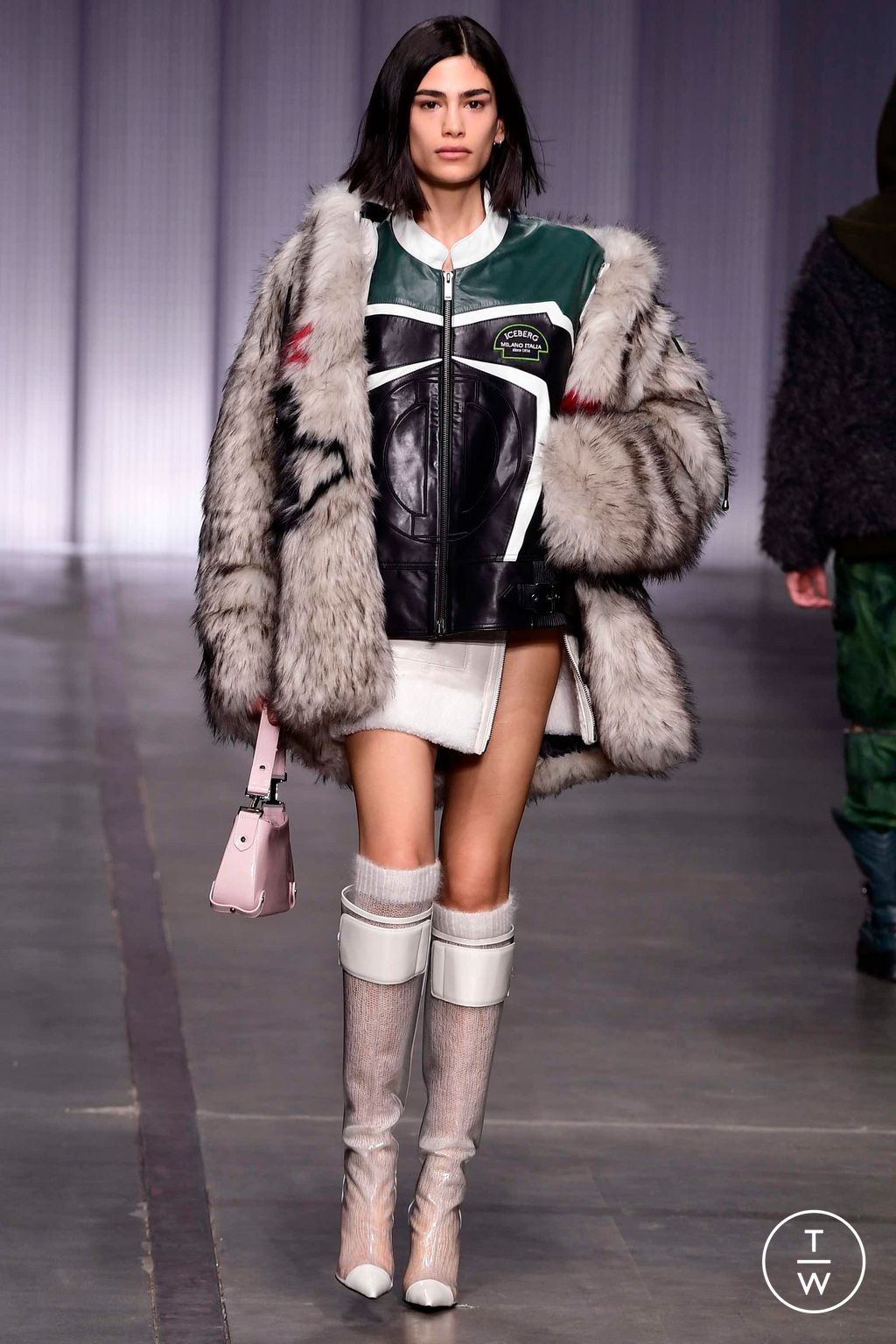 Fashion Week Milan Fall/Winter 2023 look 36 from the Iceberg collection womenswear