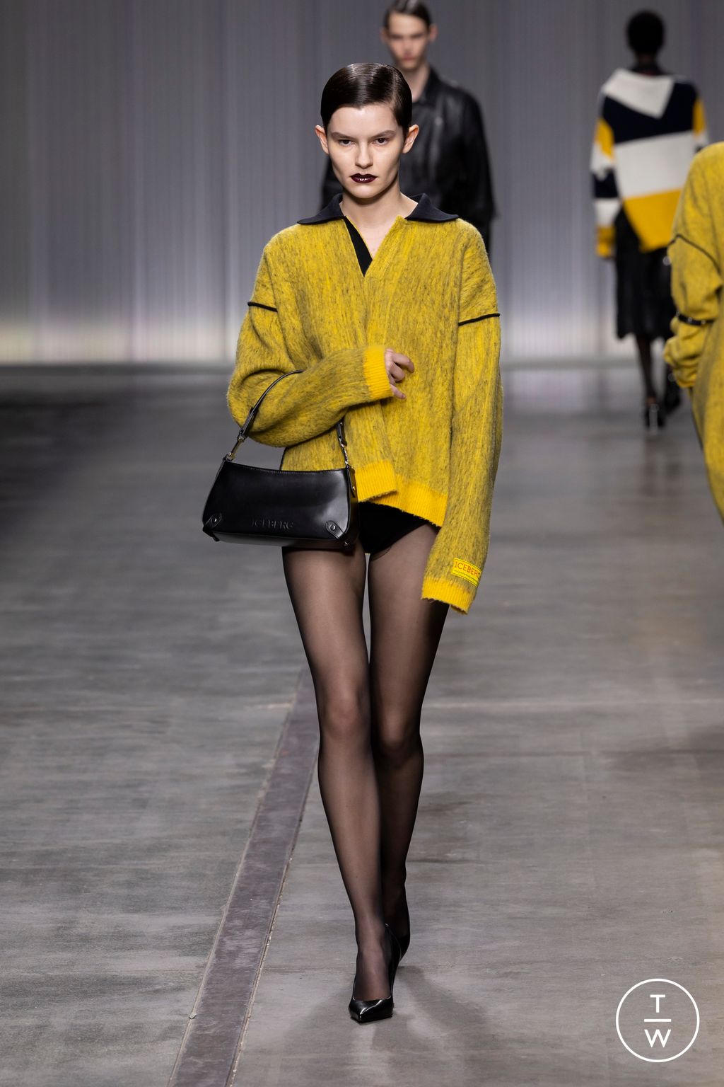 Fashion Week Milan Fall/Winter 2024 look 37 from the Iceberg collection womenswear