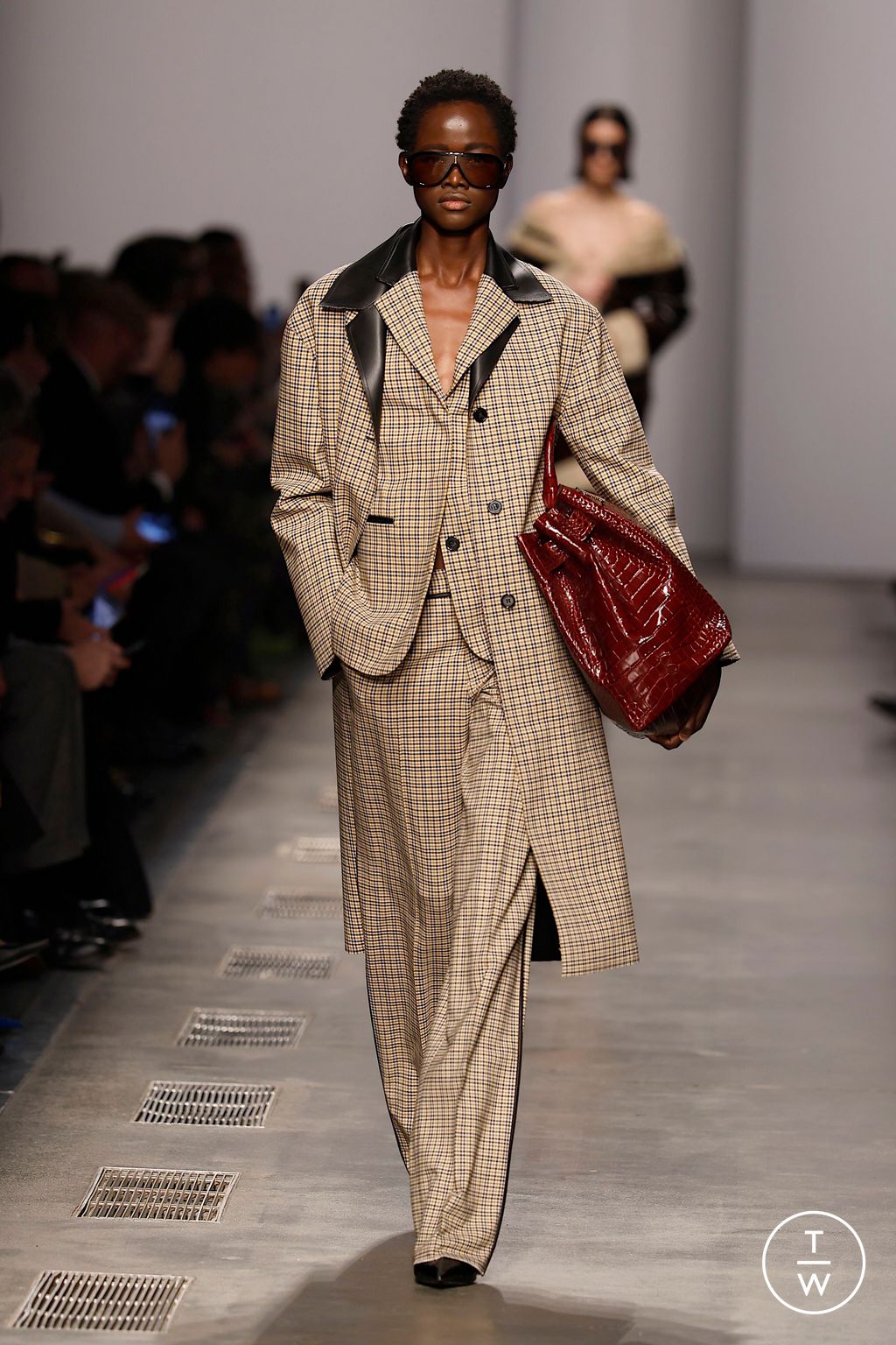 Fashion Week Milan Fall/Winter 2025 look 27 from the Iceberg collection womenswear