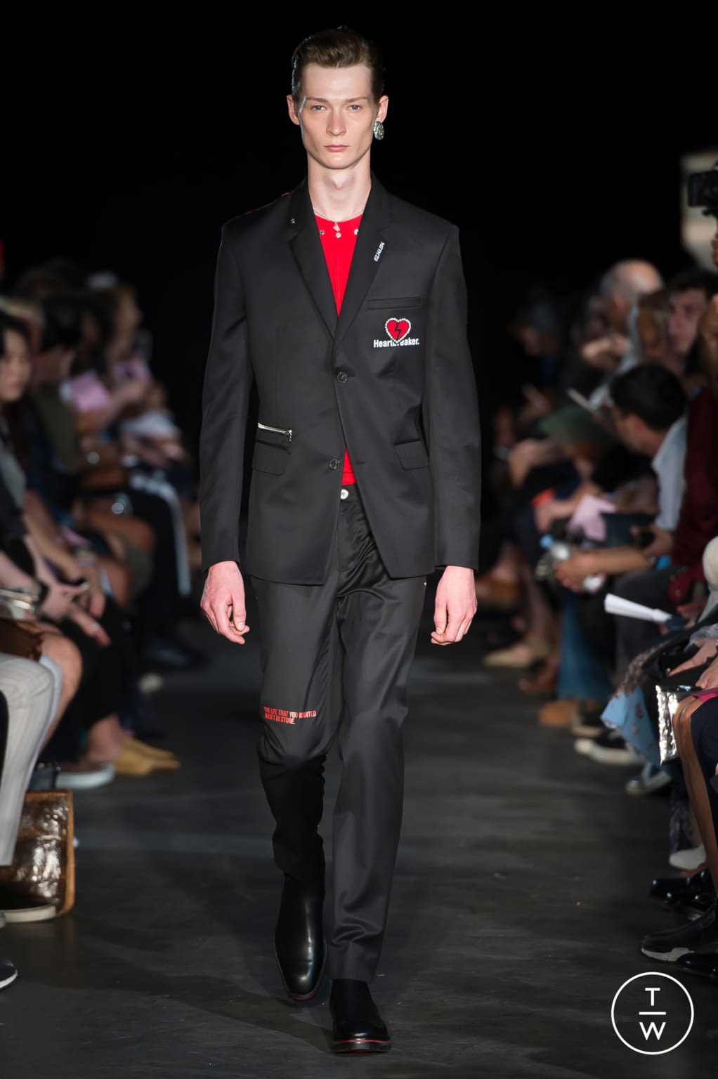Fashion Week Paris Spring/Summer 2018 look 19 from the Icosae collection menswear