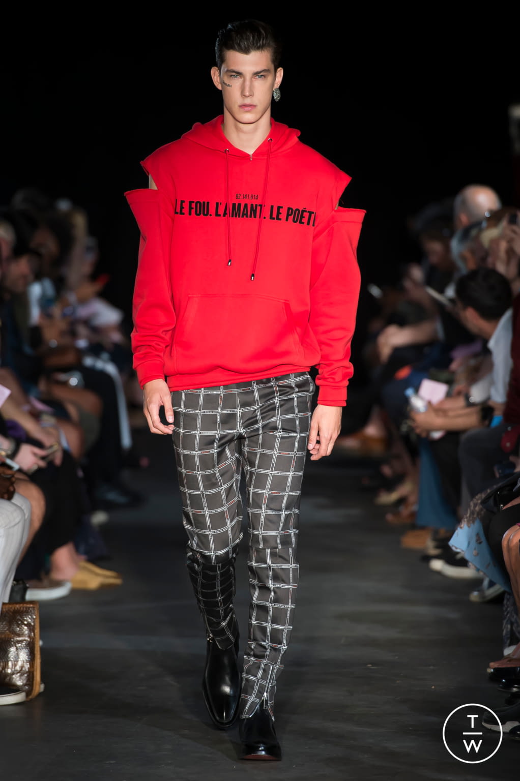 Fashion Week Paris Spring/Summer 2018 look 20 from the Icosae collection menswear
