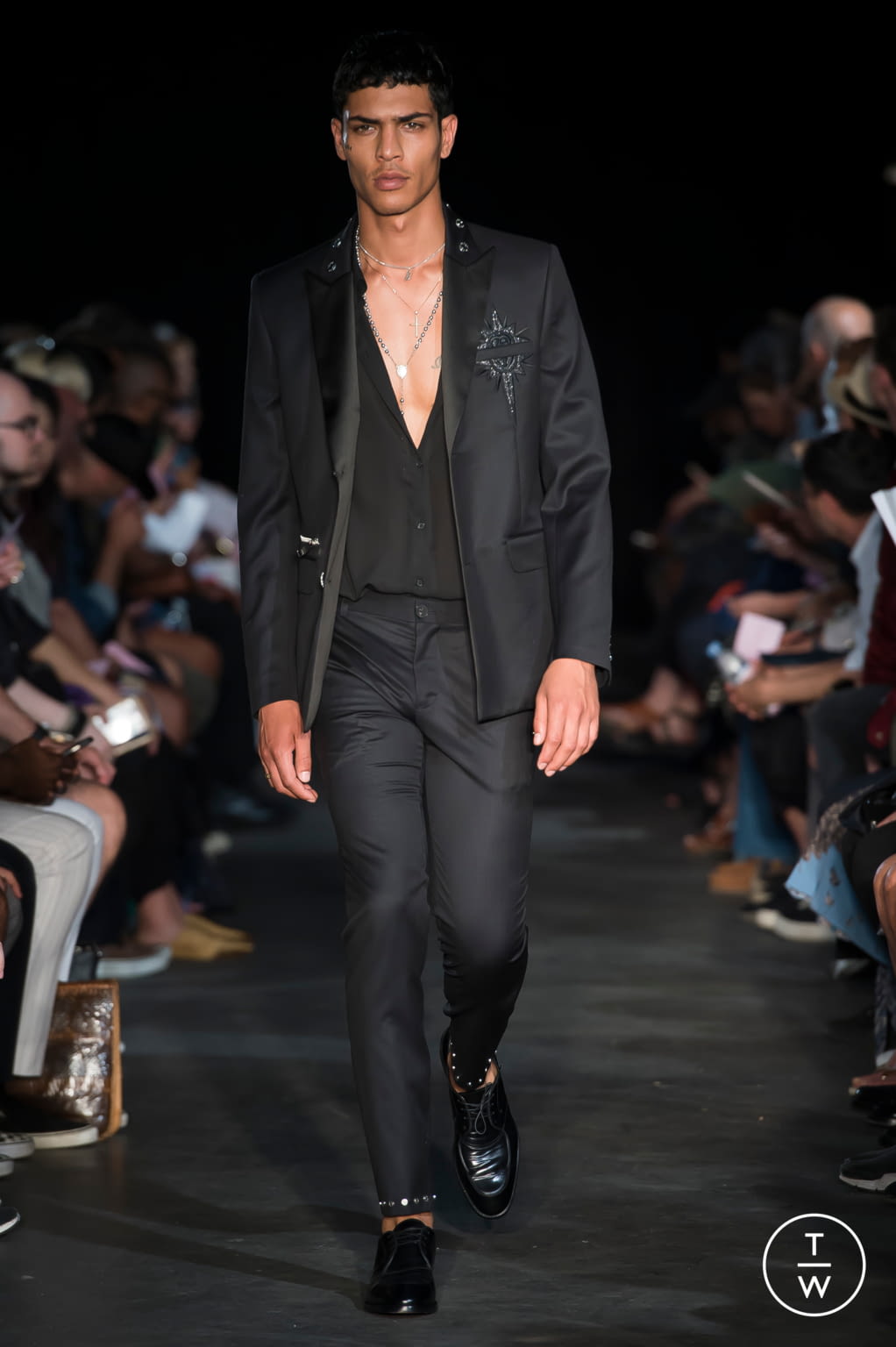 Fashion Week Paris Spring/Summer 2018 look 23 from the Icosae collection menswear