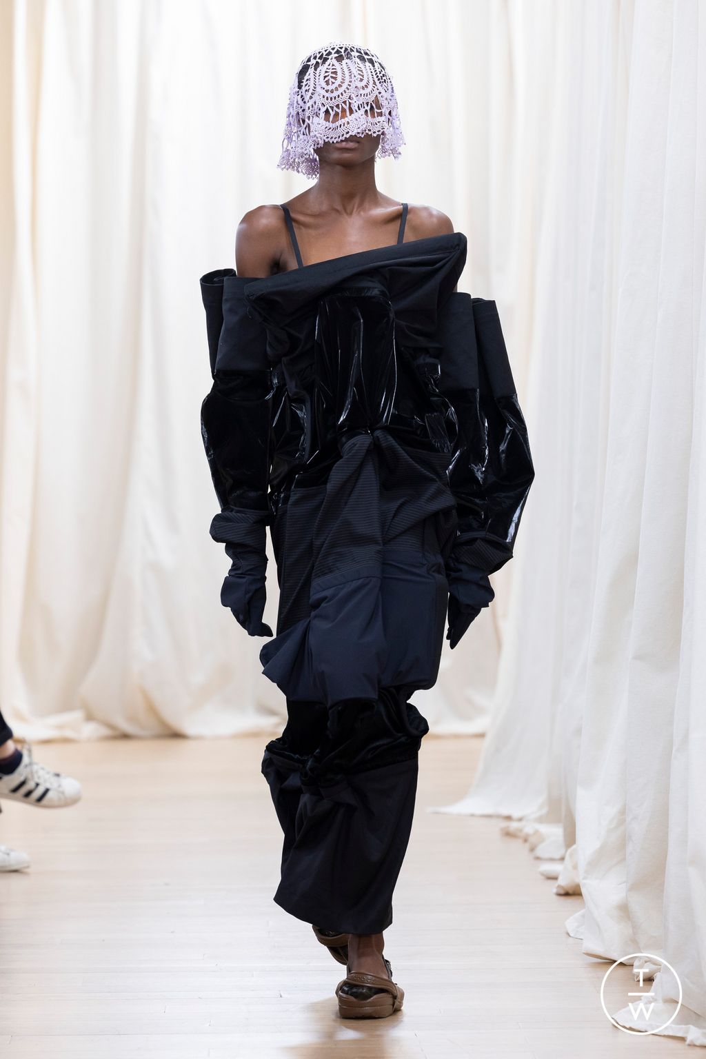 Fashion Week Paris Fall/Winter 2023 look 11 from the IFM PARIS collection womenswear