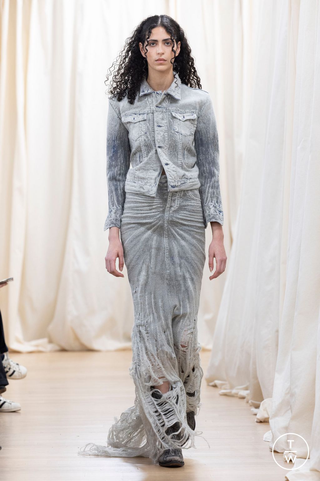 Fashion Week Paris Fall/Winter 2023 look 27 from the IFM PARIS collection 女装
