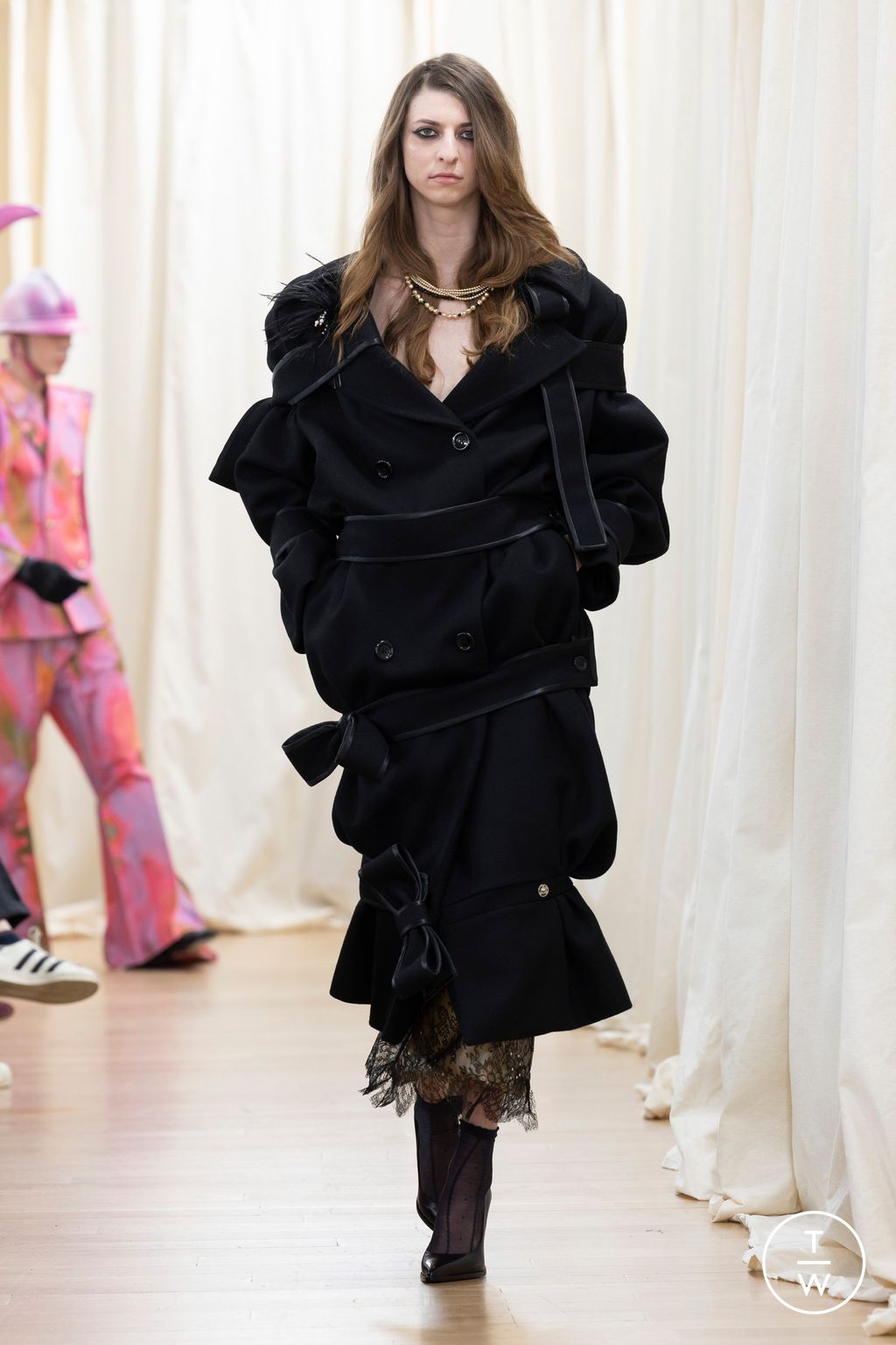 Fashion Week Paris Fall/Winter 2023 look 53 from the IFM PARIS collection womenswear