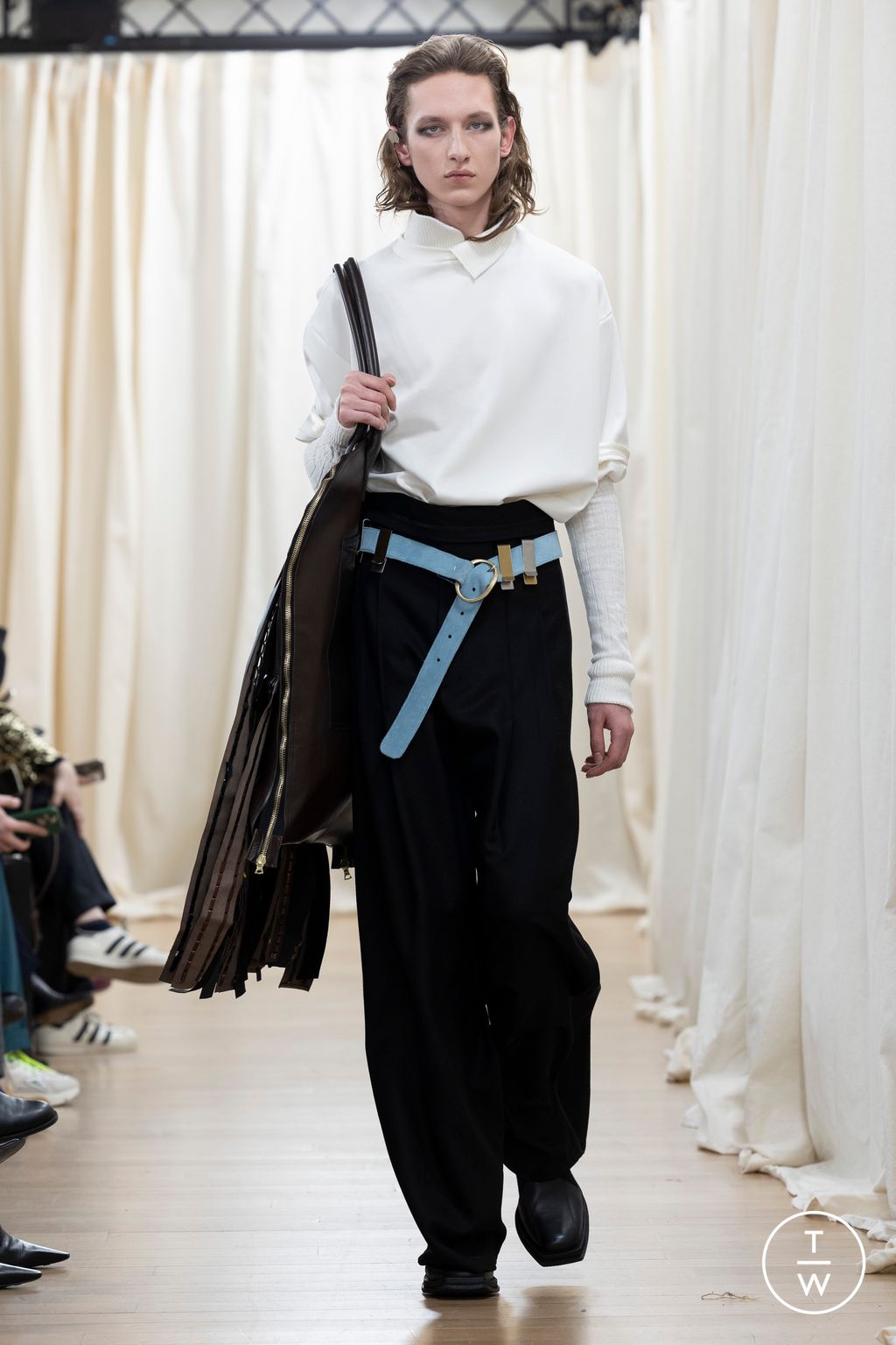 Fashion Week Paris Fall/Winter 2023 look 55 from the IFM PARIS collection 女装