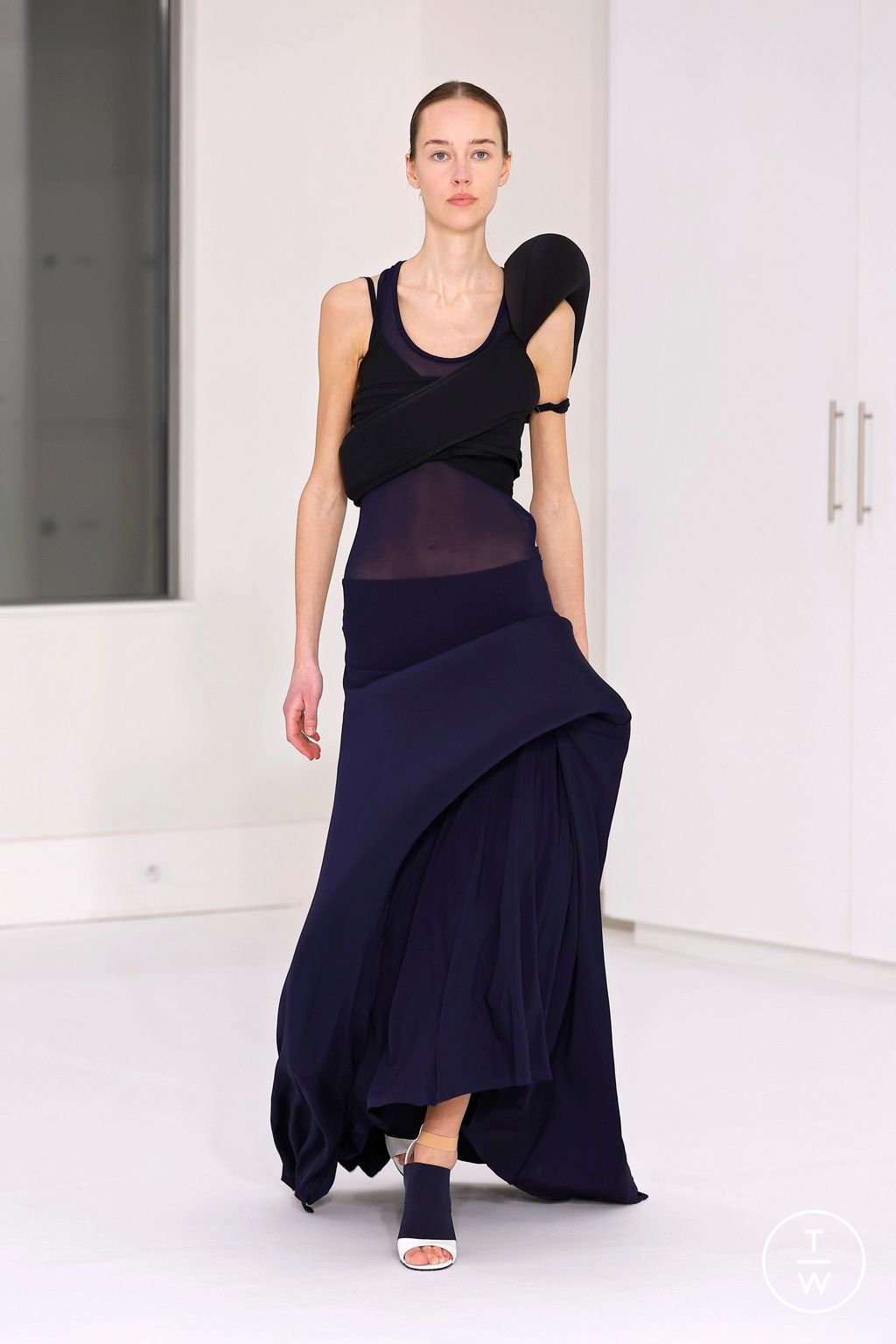 Fashion Week Paris Fall/Winter 2026 look 14 from the IFM PARIS collection womenswear