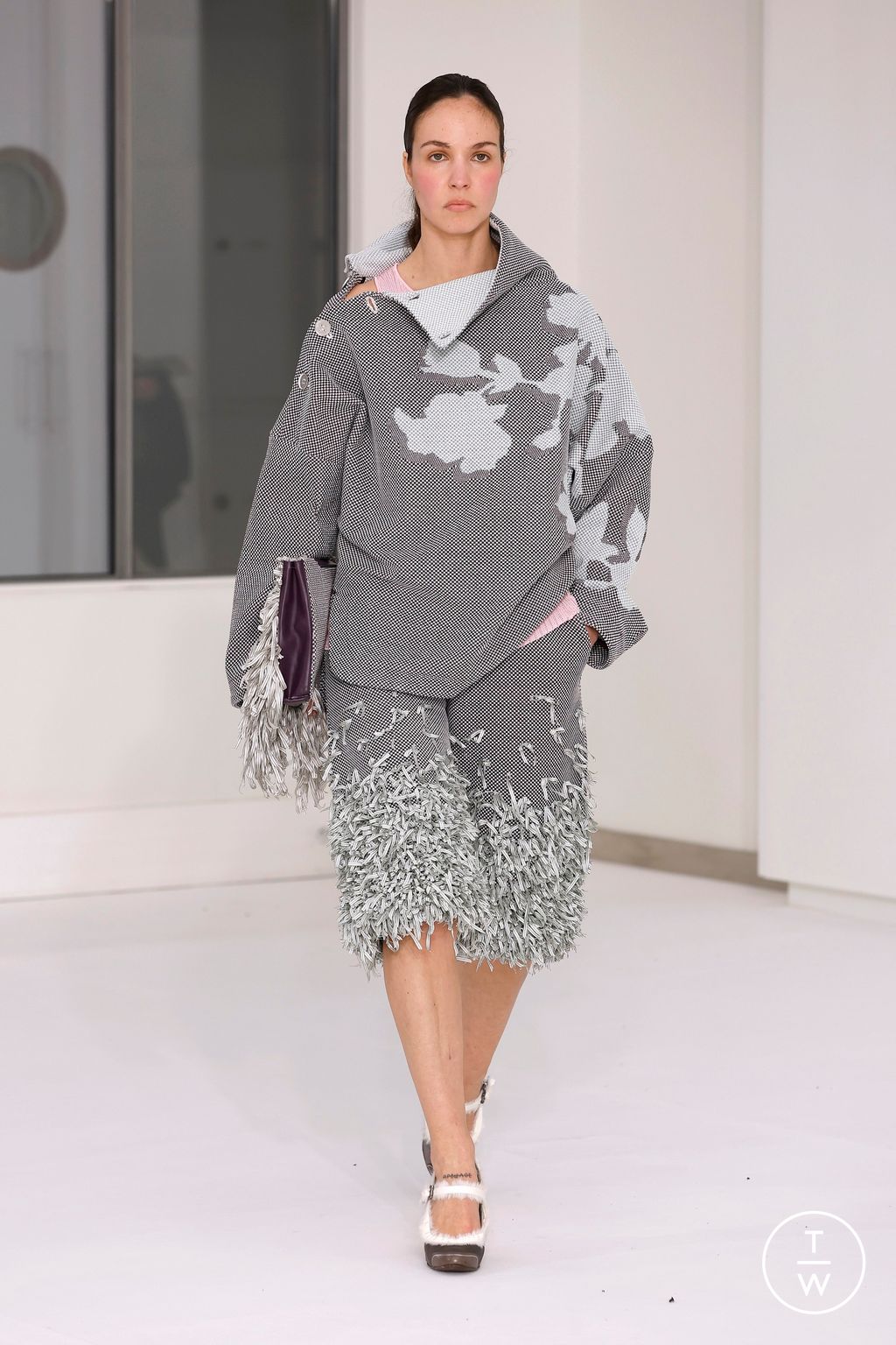 Fashion Week Paris Fall/Winter 2026 look 86 from the IFM PARIS collection womenswear