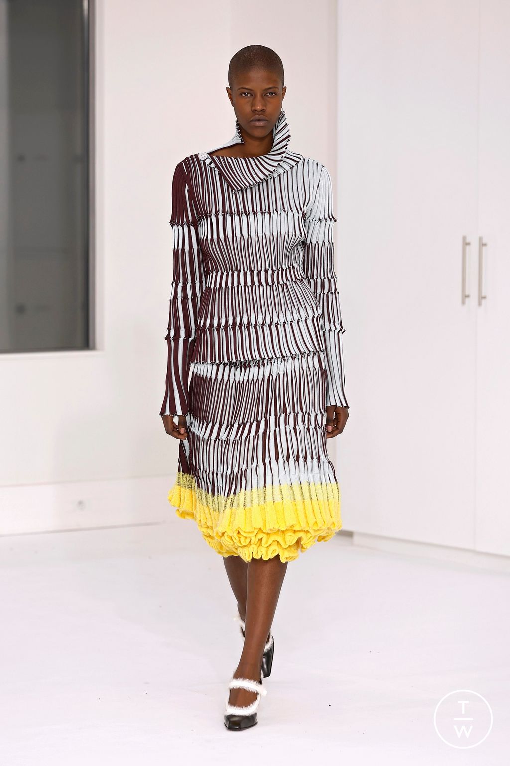 Fashion Week Paris Fall/Winter 2026 look 87 from the IFM PARIS collection womenswear