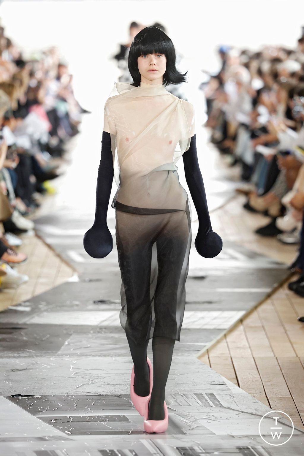 Fashion Week Paris Spring/Summer 2025 look 3 from the IFM PARIS collection menswear