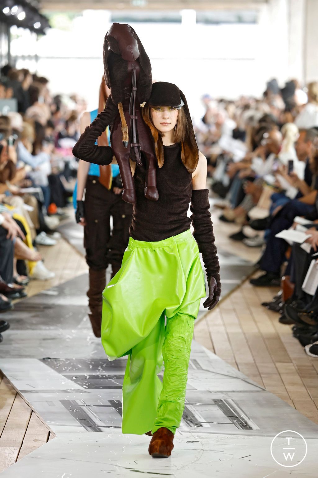 Fashion Week Paris Spring-Summer 2025 look 26 from the IFM PARIS collection 男装