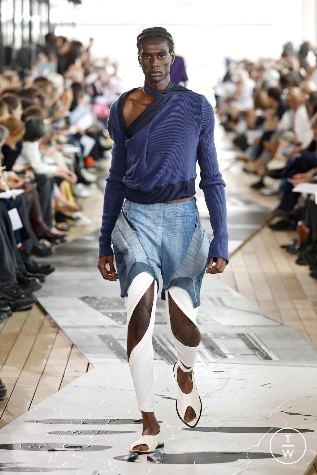 Fashion Week Paris Spring-Summer 2025 look 40 from the IFM PARIS collection 男装