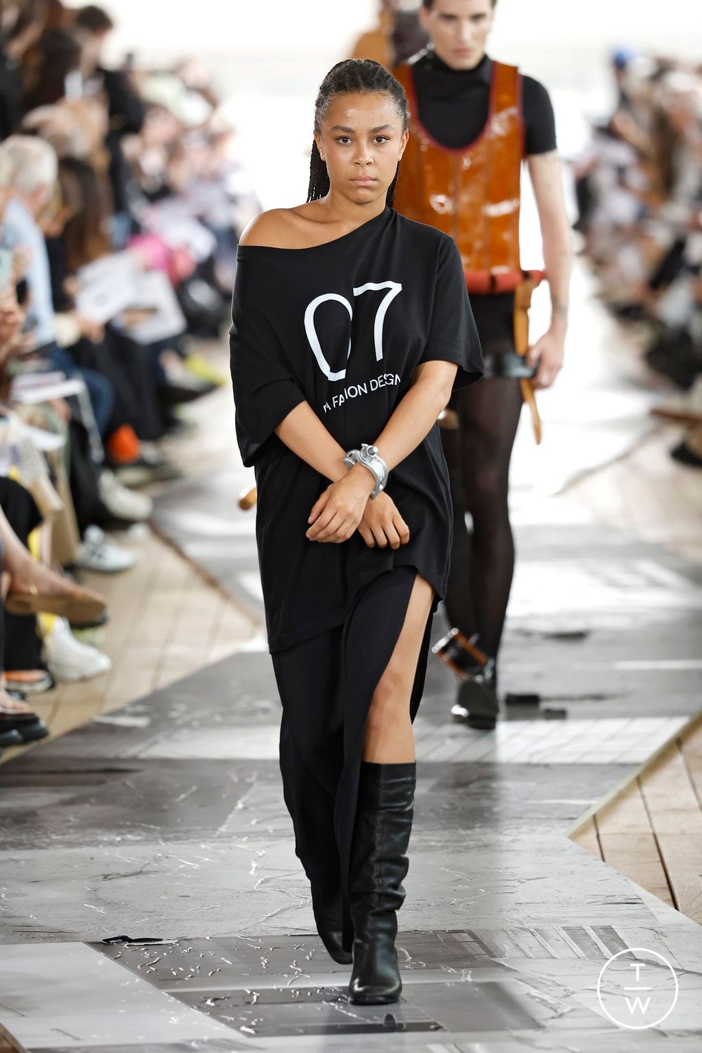 Fashion Week Paris Spring/Summer 2025 look 43 from the IFM PARIS collection menswear