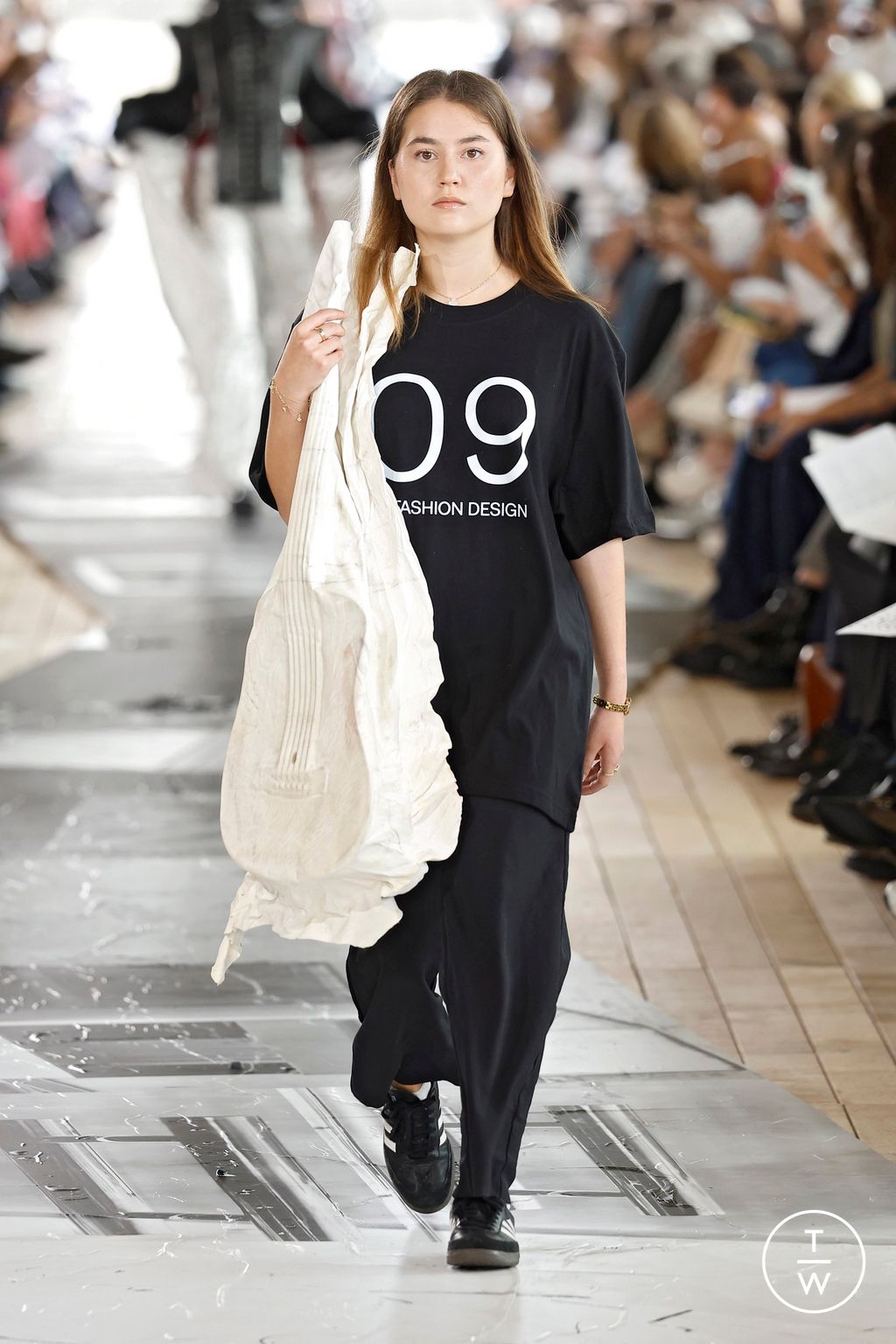 Fashion Week Paris Spring/Summer 2025 look 57 from the IFM PARIS collection menswear