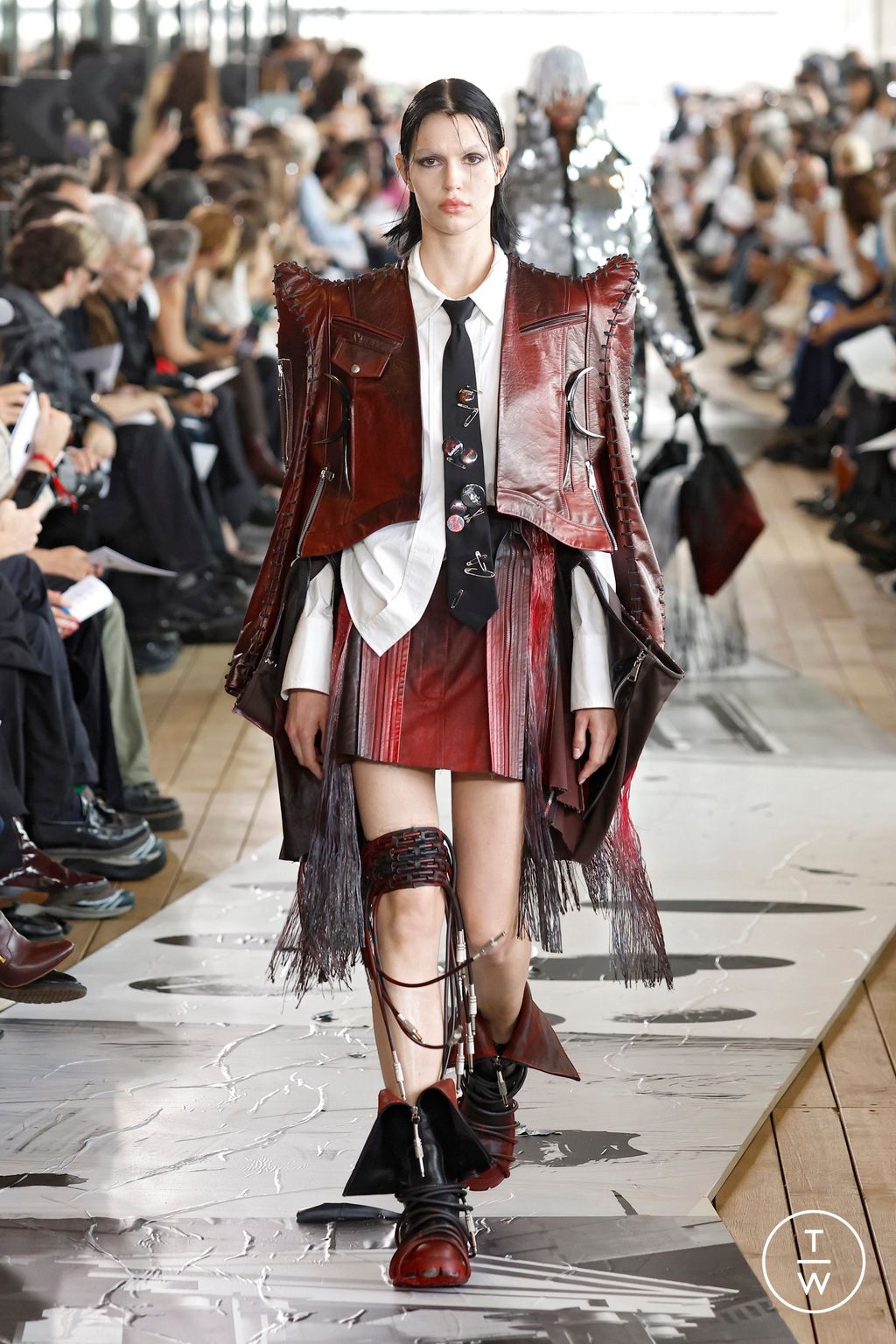 Fashion Week Paris Spring-Summer 2025 look 60 de la collection IFM PARIS menswear