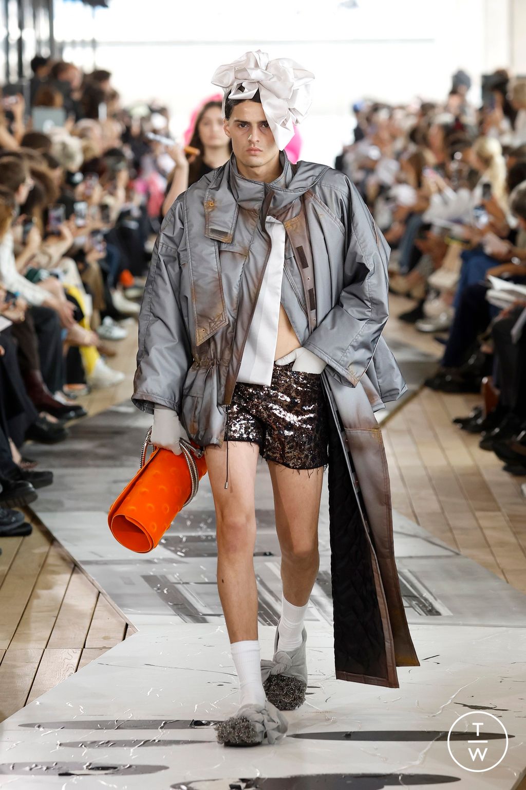 Fashion Week Paris Spring-Summer 2025 look 70 from the IFM PARIS collection 男装