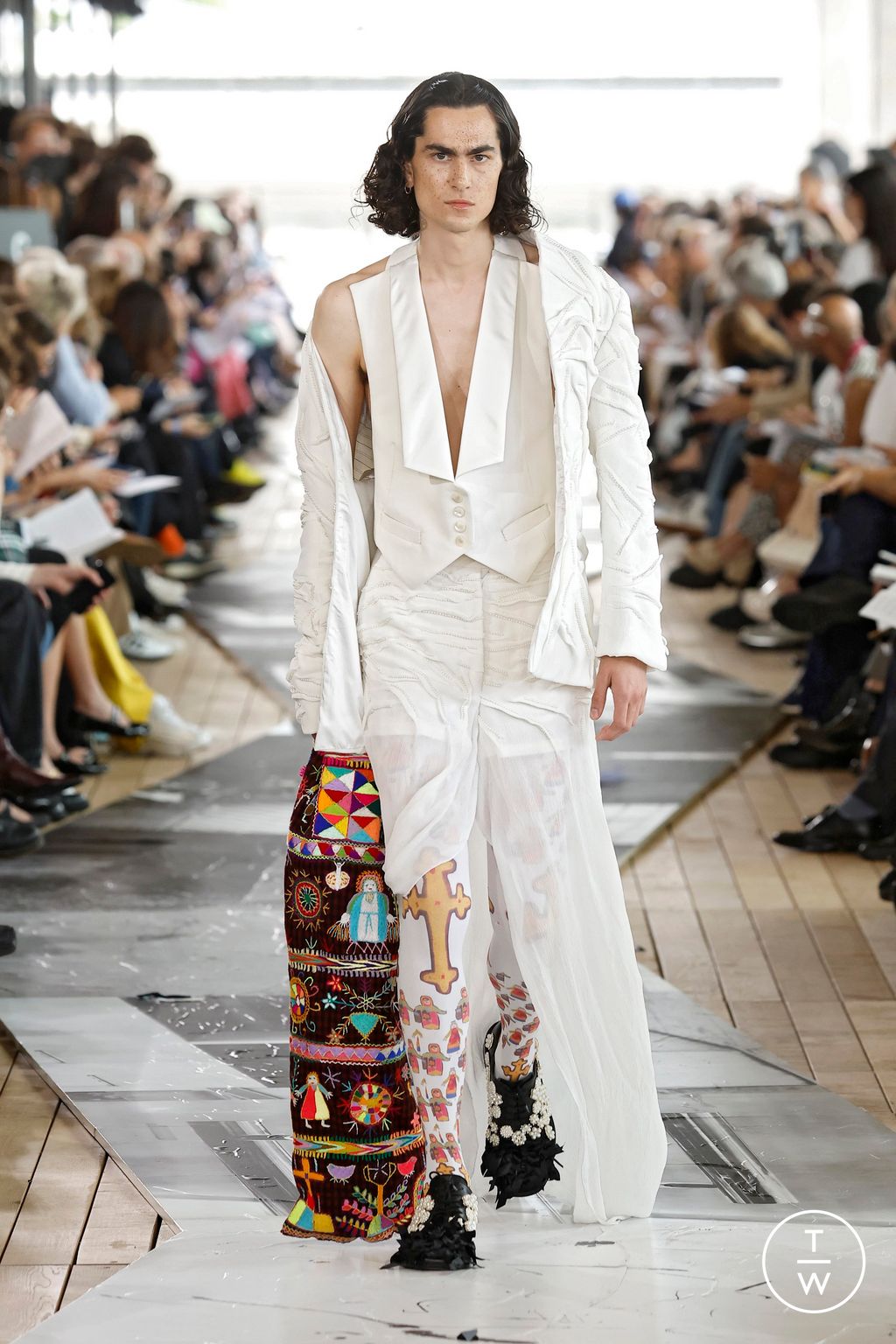 Fashion Week Paris Spring-Summer 2025 look 84 from the IFM PARIS collection 男装