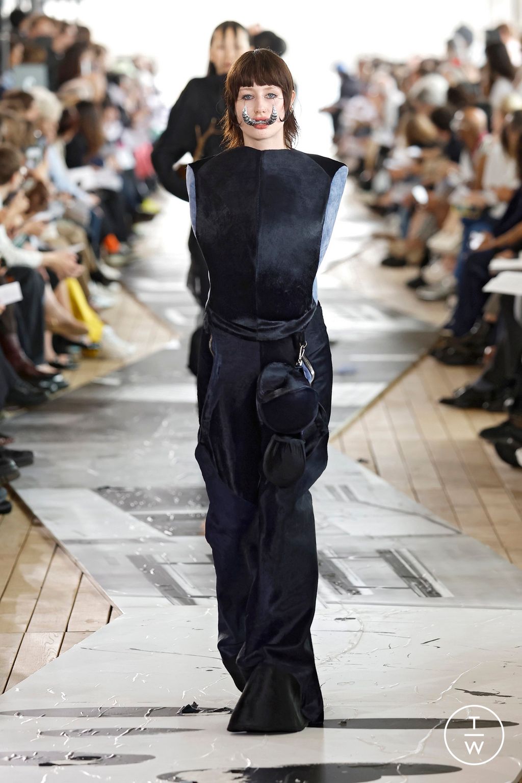 Fashion Week Paris Spring/Summer 2025 look 86 from the IFM PARIS collection menswear