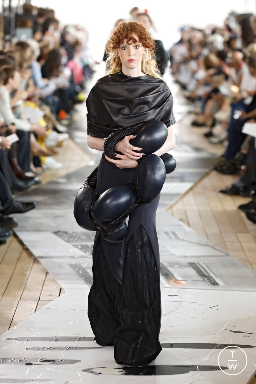 Fashion Week Paris Spring-Summer 2025 look 90 de la collection IFM PARIS menswear