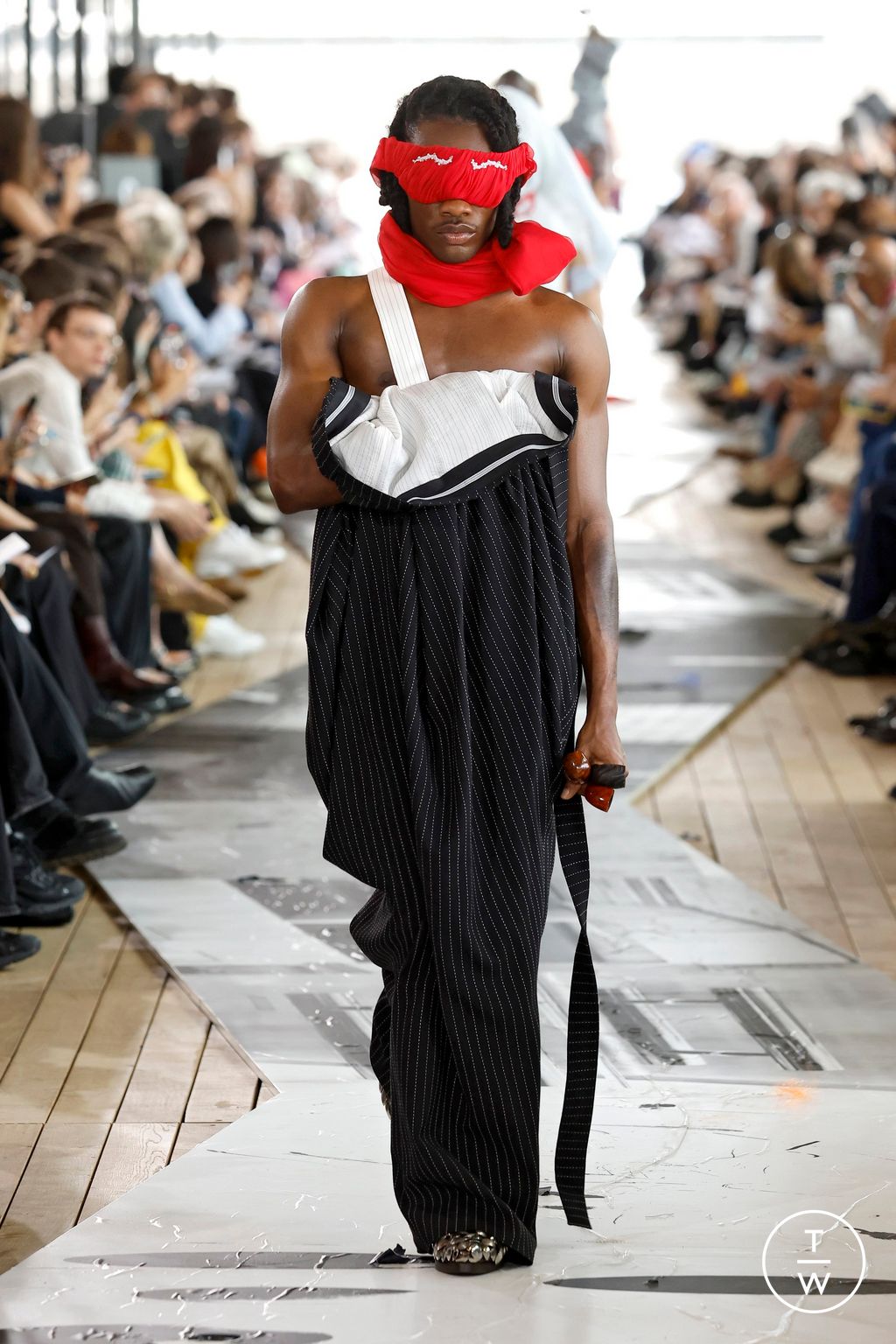 Fashion Week Paris Spring/Summer 2025 look 95 from the IFM PARIS collection menswear