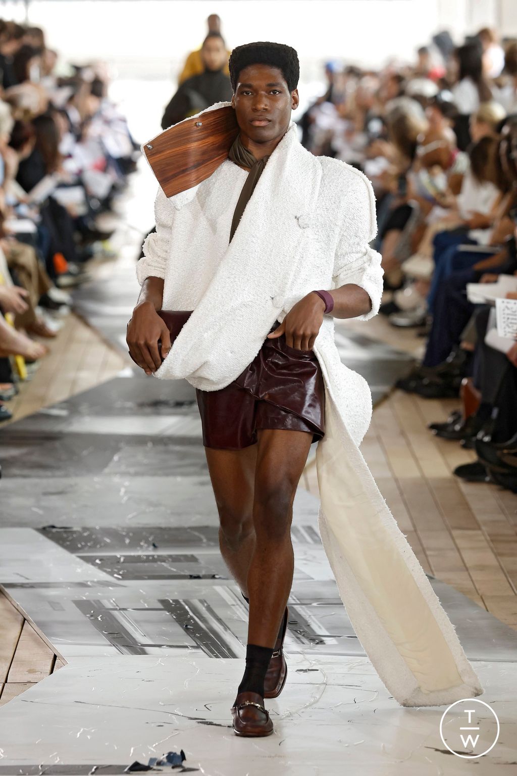 Fashion Week Paris Spring-Summer 2025 look 103 from the IFM PARIS collection menswear