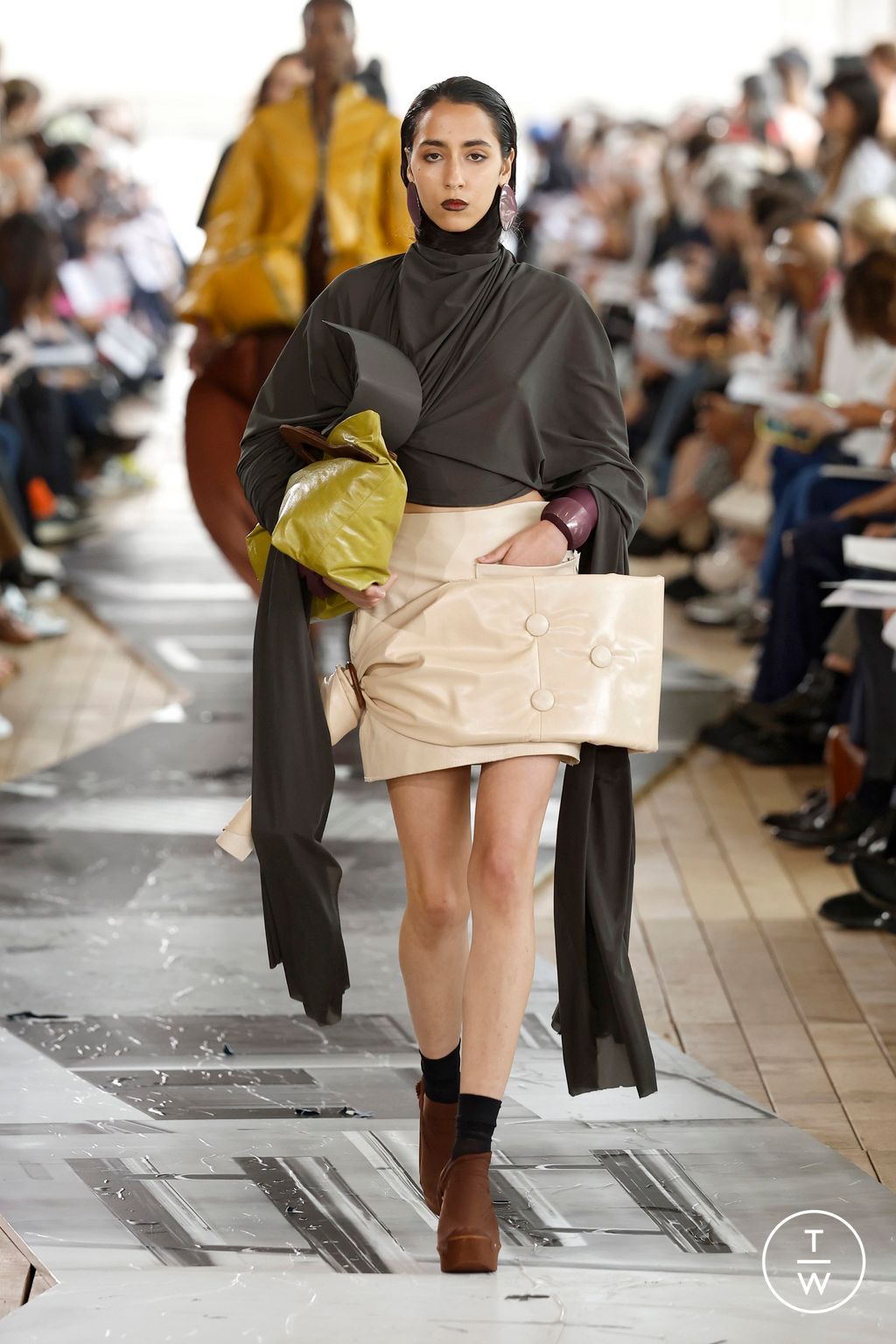 Fashion Week Paris Spring-Summer 2025 look 104 de la collection IFM PARIS menswear