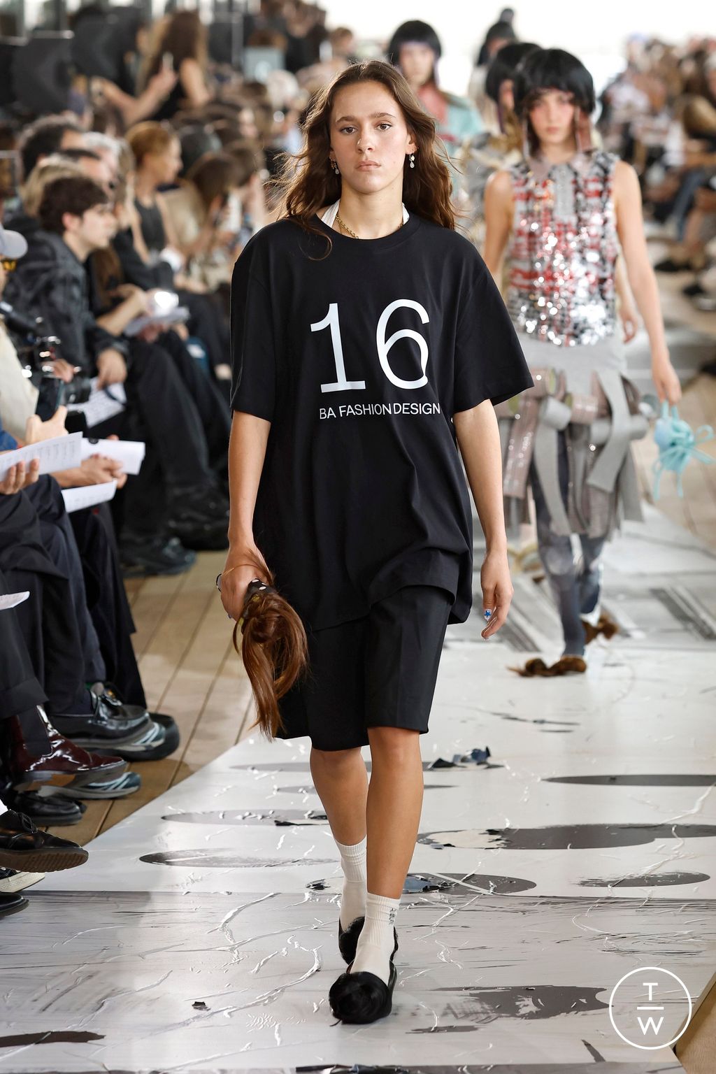 Fashion Week Paris Spring-Summer 2025 look 106 de la collection IFM PARIS menswear