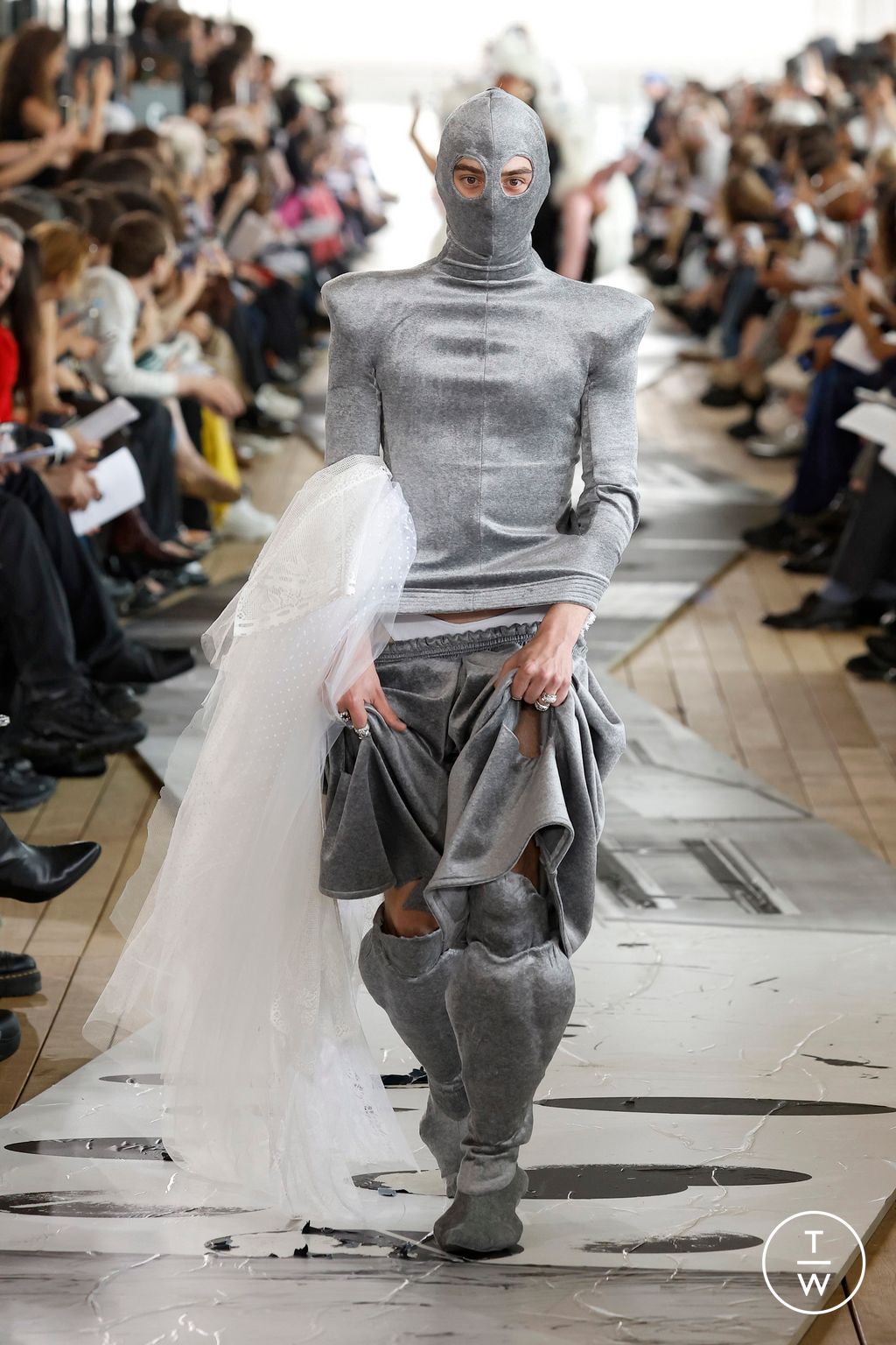 Fashion Week Paris Spring/Summer 2025 look 123 from the IFM PARIS collection menswear