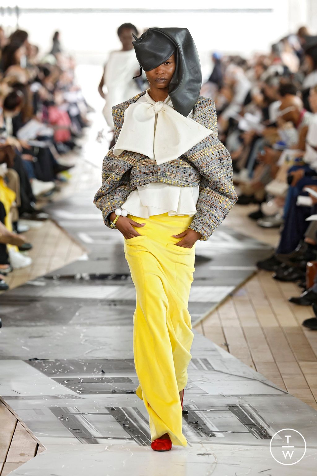 Fashion Week Paris Spring/Summer 2025 look 135 from the IFM PARIS collection menswear