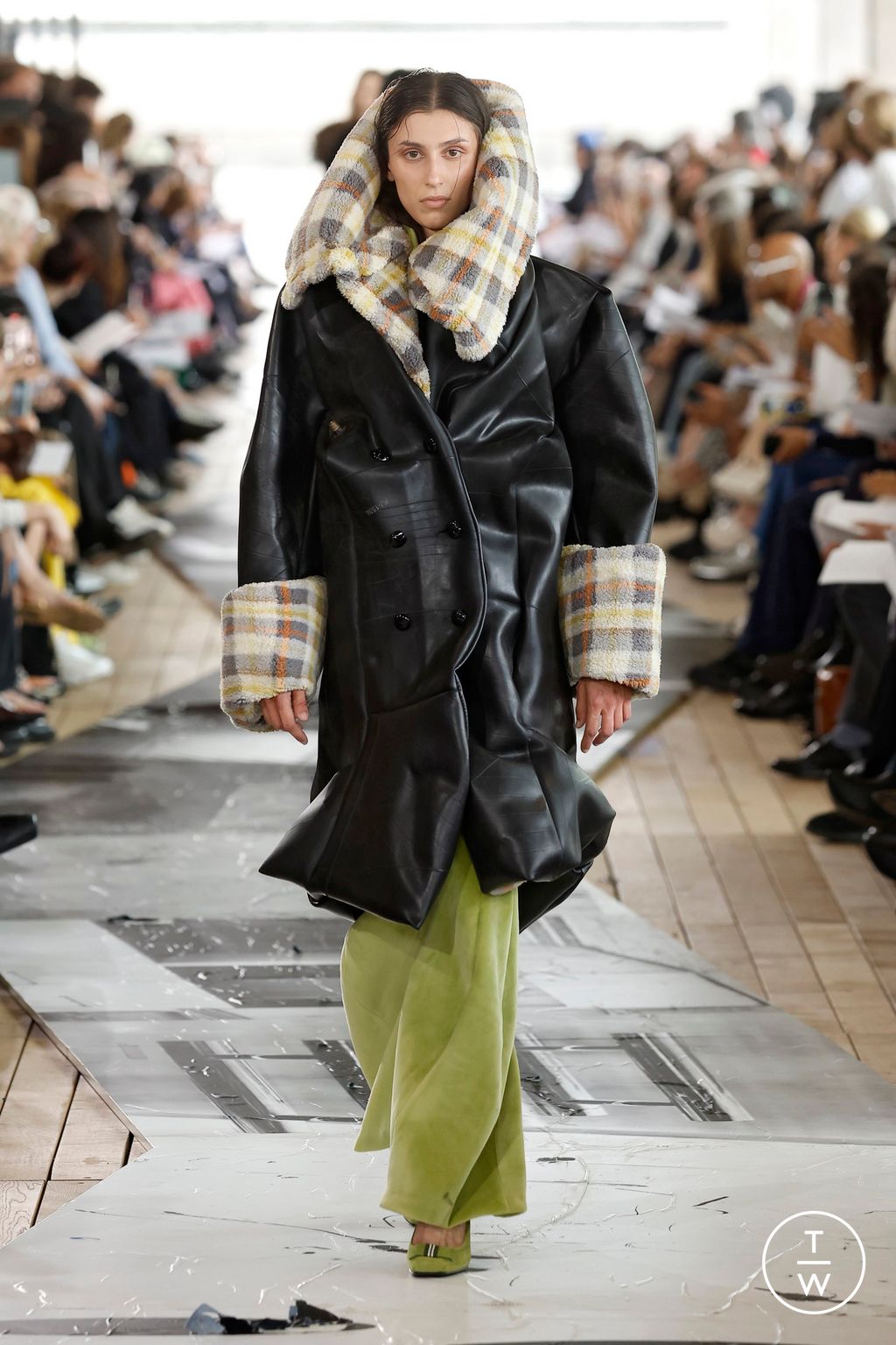 Fashion Week Paris Spring-Summer 2025 look 137 from the IFM PARIS collection menswear