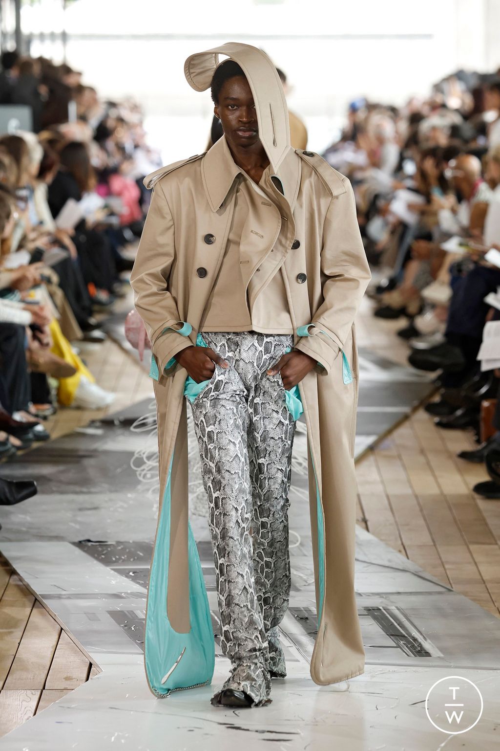 Fashion Week Paris Spring-Summer 2025 look 146 from the IFM PARIS collection menswear