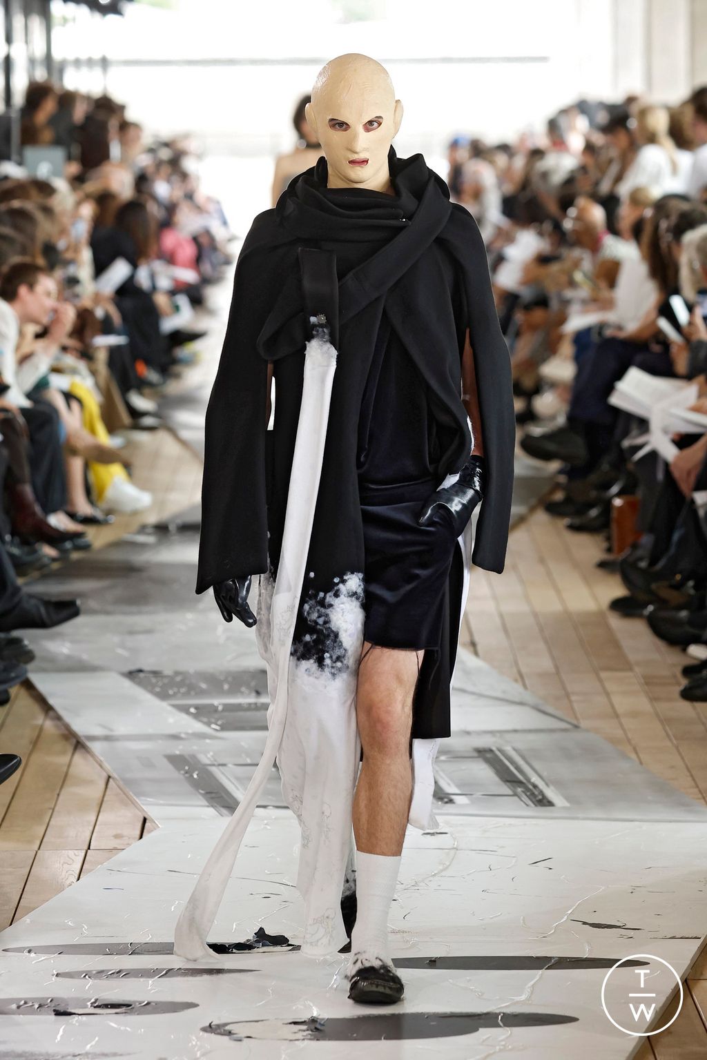 Fashion Week Paris Spring-Summer 2025 look 156 from the IFM PARIS collection menswear