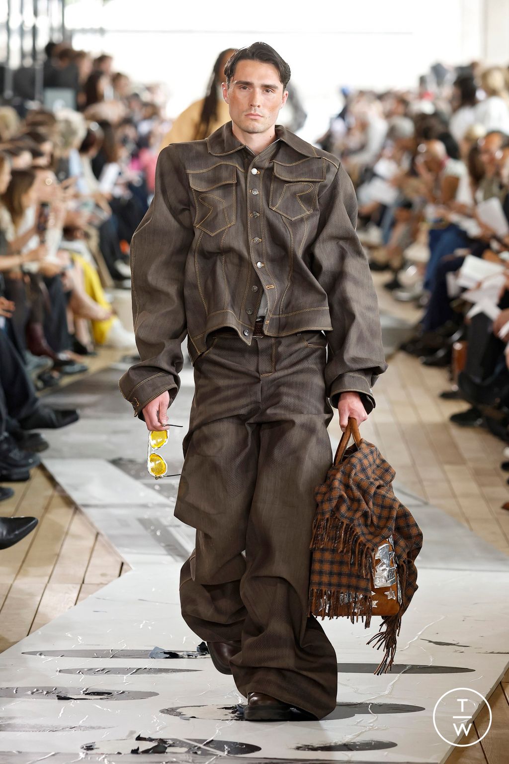 Fashion Week Paris Spring/Summer 2025 look 165 from the IFM PARIS collection menswear