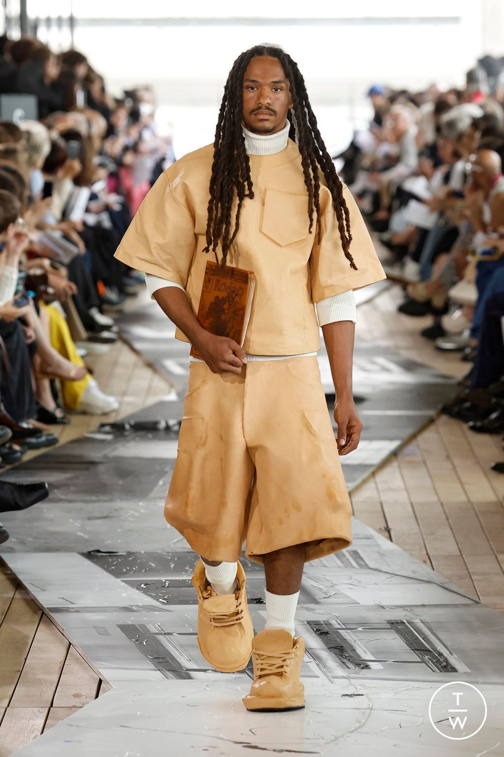 Fashion Week Paris Spring/Summer 2025 look 166 from the IFM PARIS collection menswear