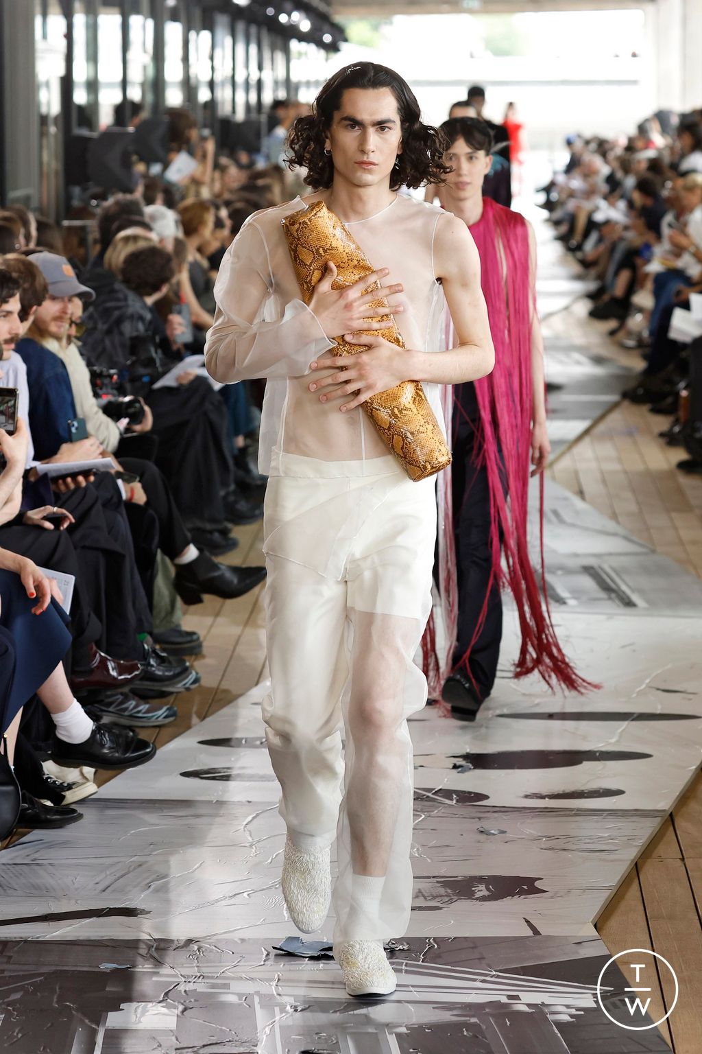 Fashion Week Paris Spring/Summer 2025 look 179 from the IFM PARIS collection menswear