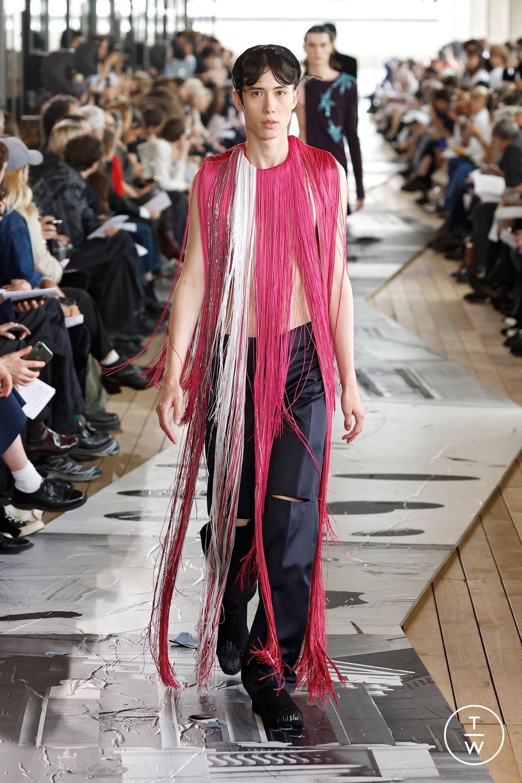 Fashion Week Paris Spring-Summer 2025 look 180 de la collection IFM PARIS menswear