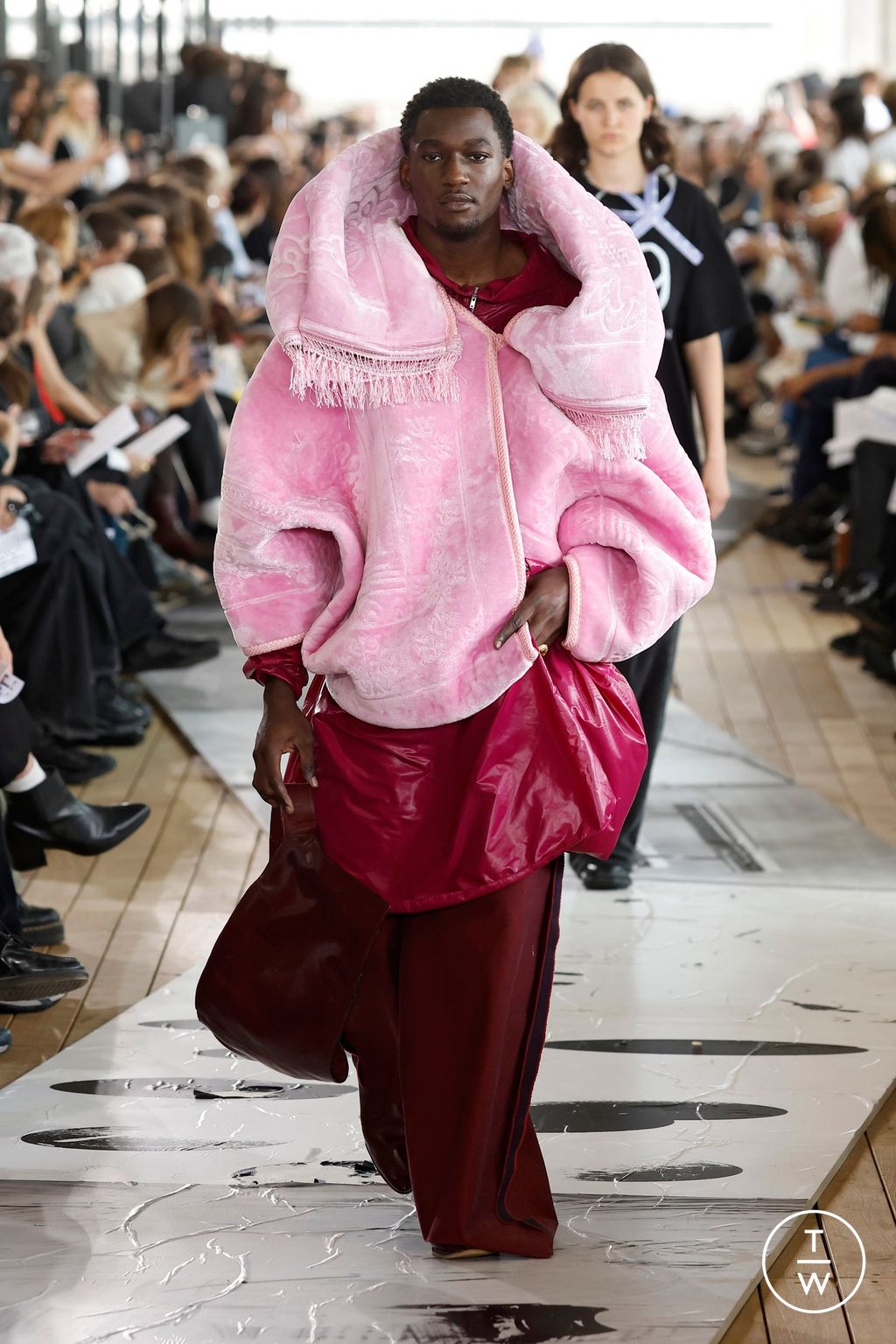 Fashion Week Paris Spring/Summer 2025 look 196 from the IFM PARIS collection menswear