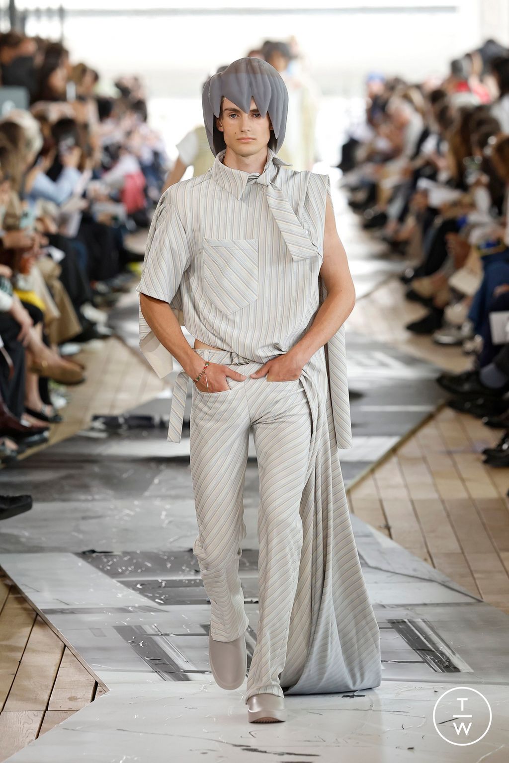 Fashion Week Paris Spring-Summer 2025 look 208 from the IFM PARIS collection menswear