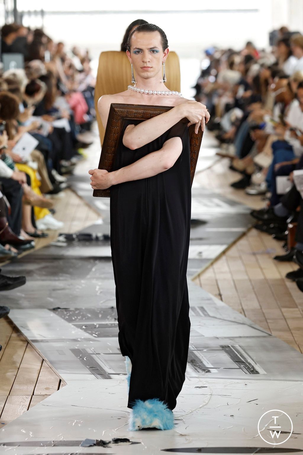 Fashion Week Paris Spring/Summer 2025 look 216 from the IFM PARIS collection menswear