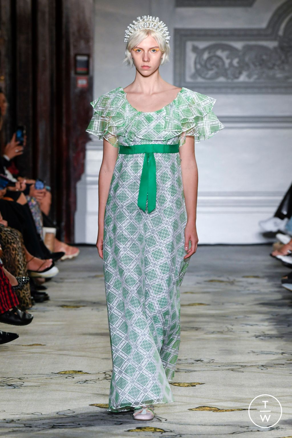 Fashion Week London Spring/Summer 2023 look 28 from the Paul & Joe collection 女装
