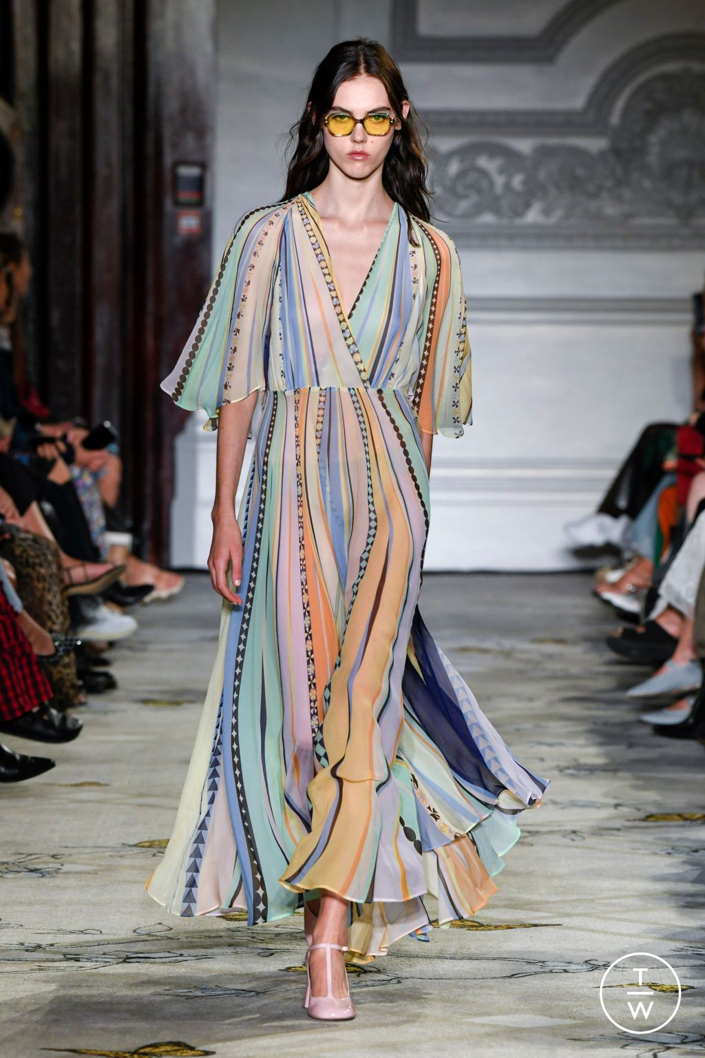 Fashion Week London Spring/Summer 2023 look 34 from the Paul & Joe collection 女装
