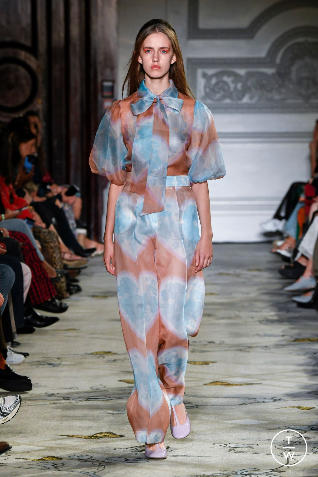 Fashion Week London Spring/Summer 2023 look 35 from the Paul & Joe collection 女装