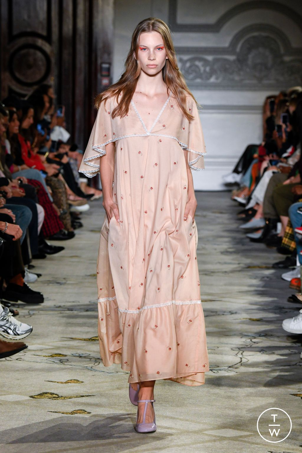 Fashion Week London Spring/Summer 2023 look 36 from the Paul & Joe collection 女装